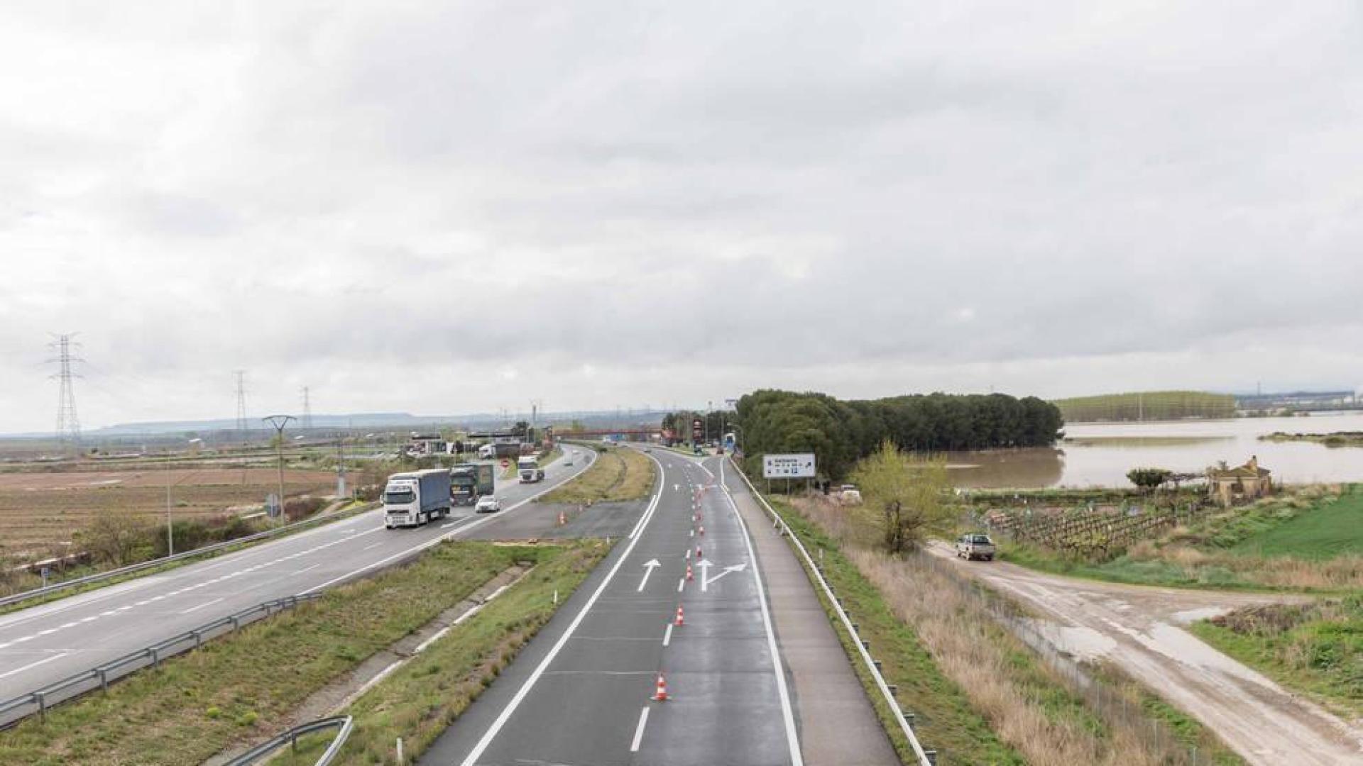 Agricultores de Cadreita denuncian que la autopista actúa como dique