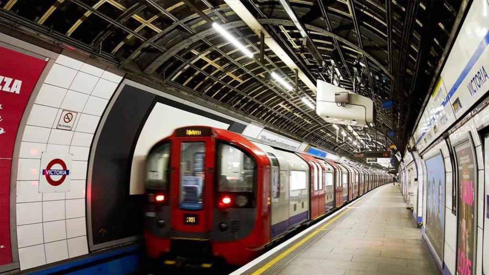 Agreden a una mujer en el Metro de Londres por hablar en español