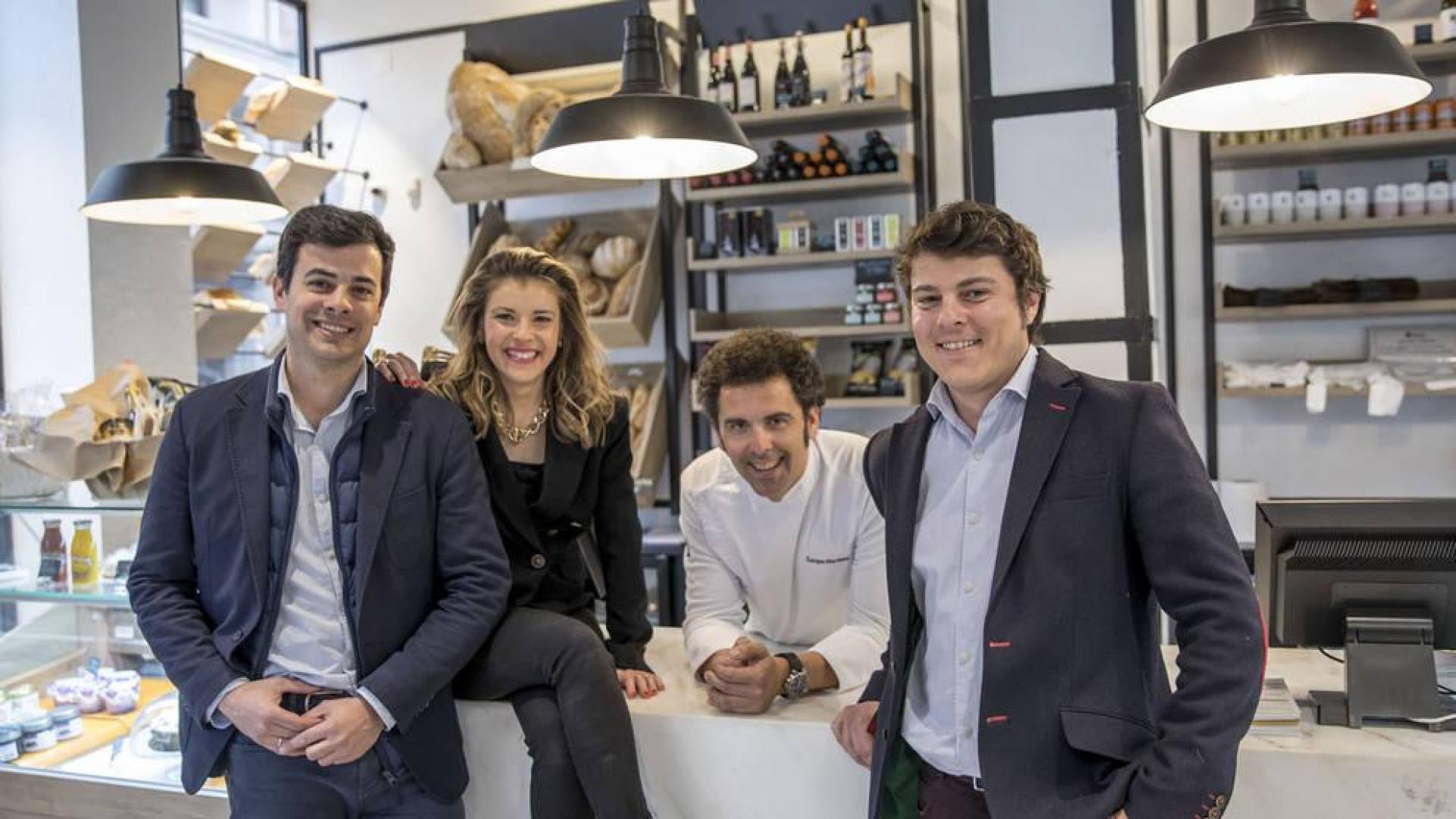Paulino ensaya en Pamplona  el 'telepizza' elegante del pollo