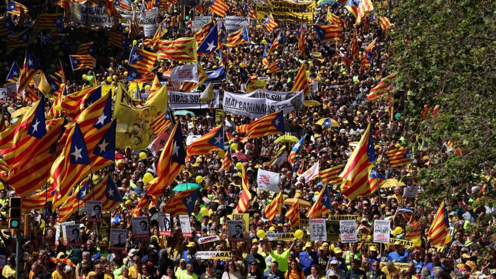 Cientos de miles de personas piden en Barcelona liberar a los presos soberanistas