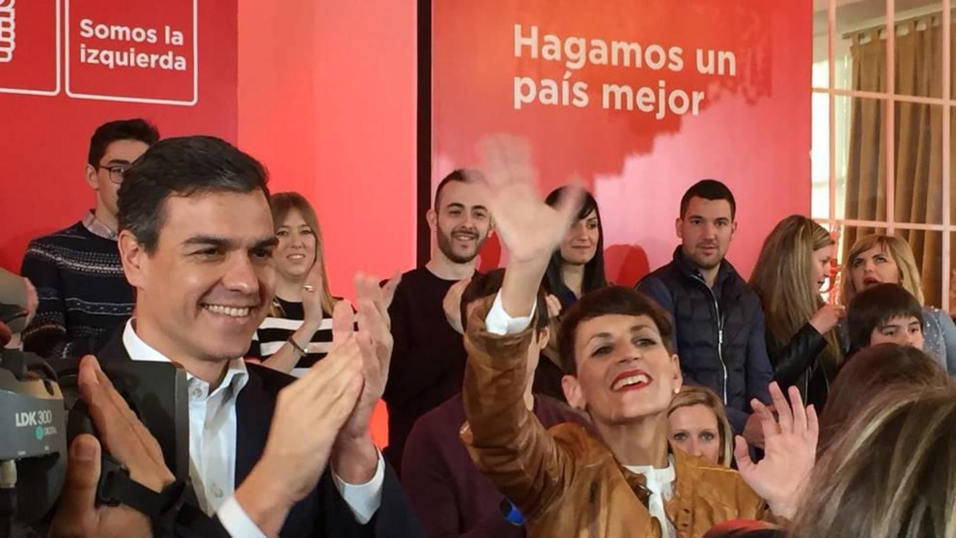 Pedro Sánchez lamenta que Navarra está “en una guerra de banderas”
