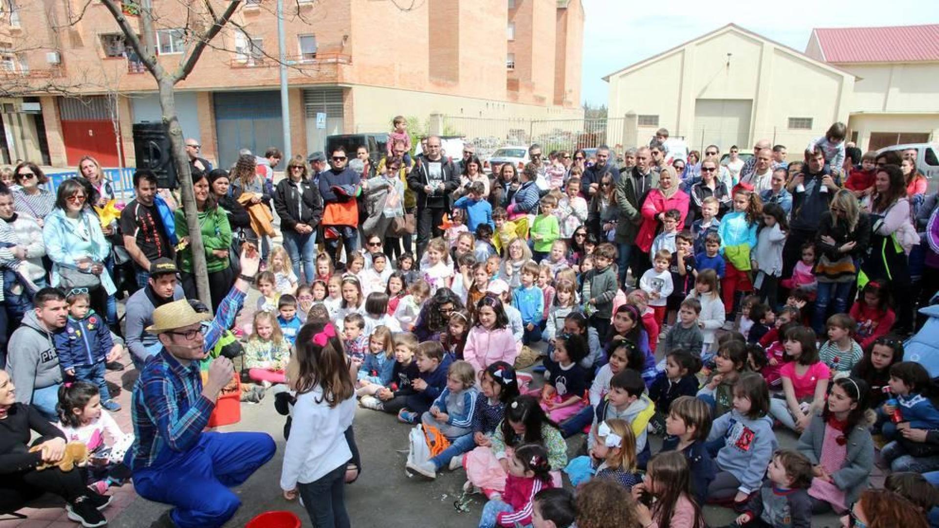 Tudela celebró una nueva edición de la Fiesta del Árbol, con la tradicional plantación de 20 árboles de 3 especies junto a la zona deportiva y cerca del antiguo silo.