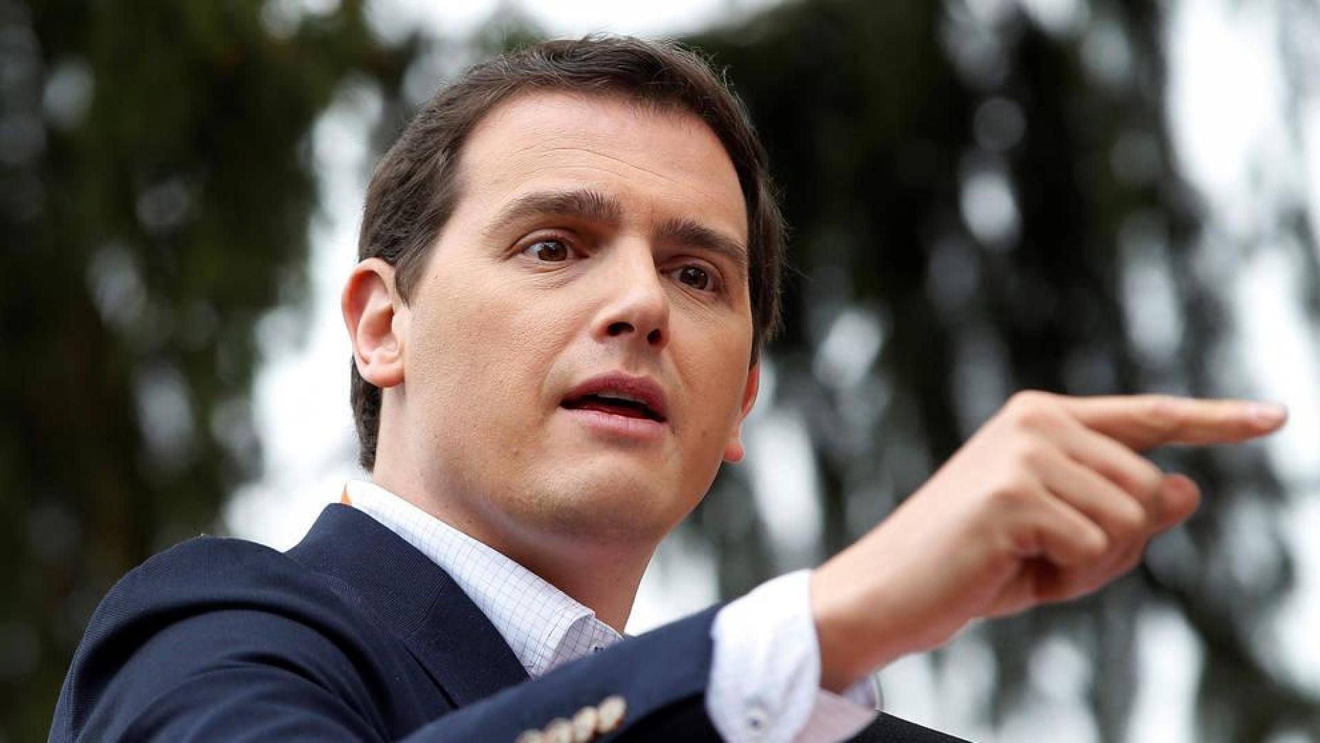 Rivera pide a Rajoy que "por una vez" tome una decisión sobre Cifuentes