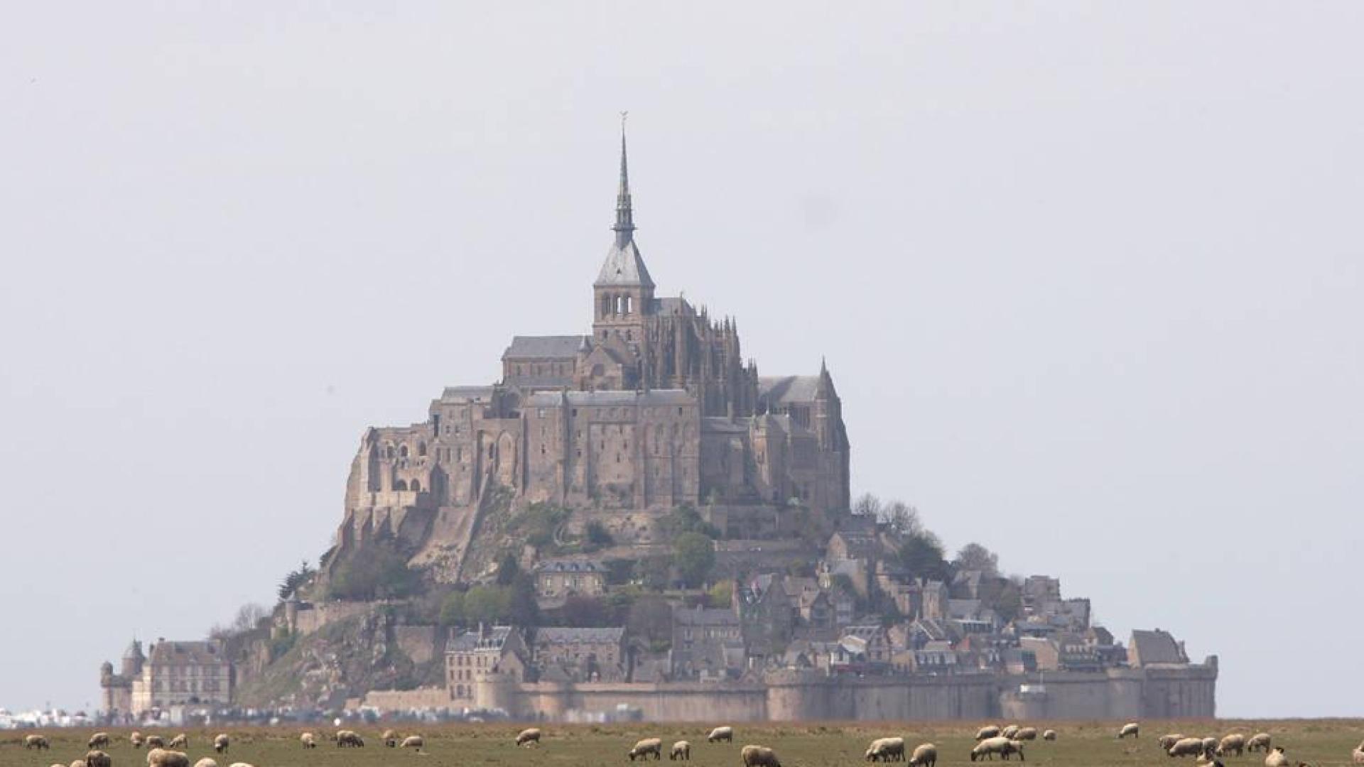 Evacuado el Monte de Saint-Michel, en Francia, por una alerta de seguridad