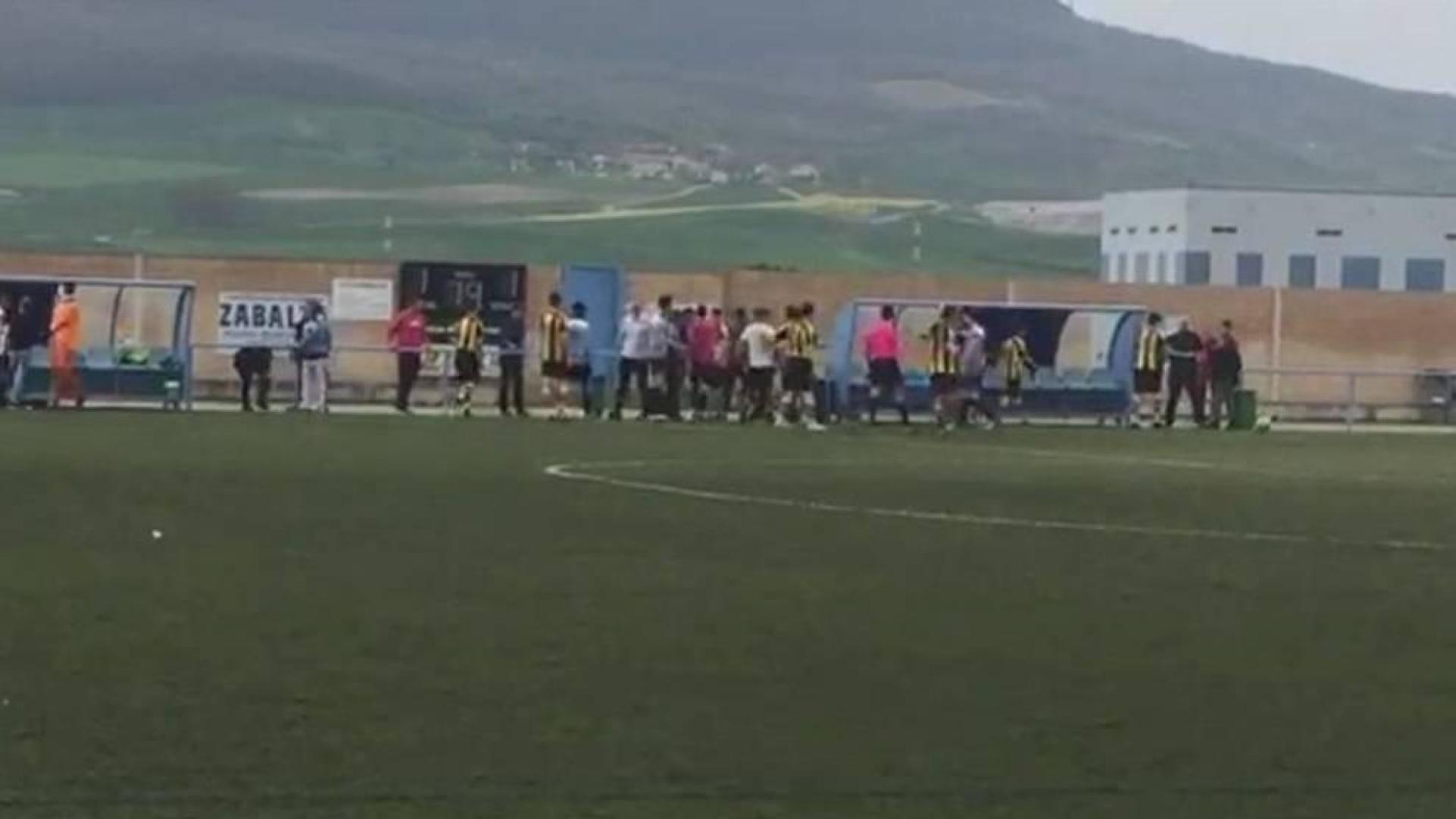 Suspendido un partido de Primera Juvenil tras una agresión entre técnicos