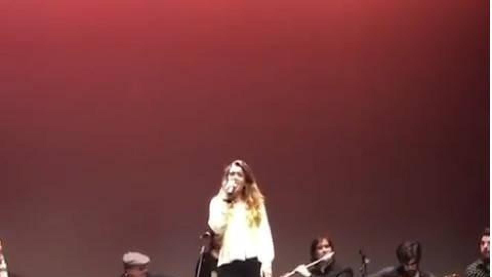 Amaia Romero actúa por sorpresa en el Auditorio de Barañáin