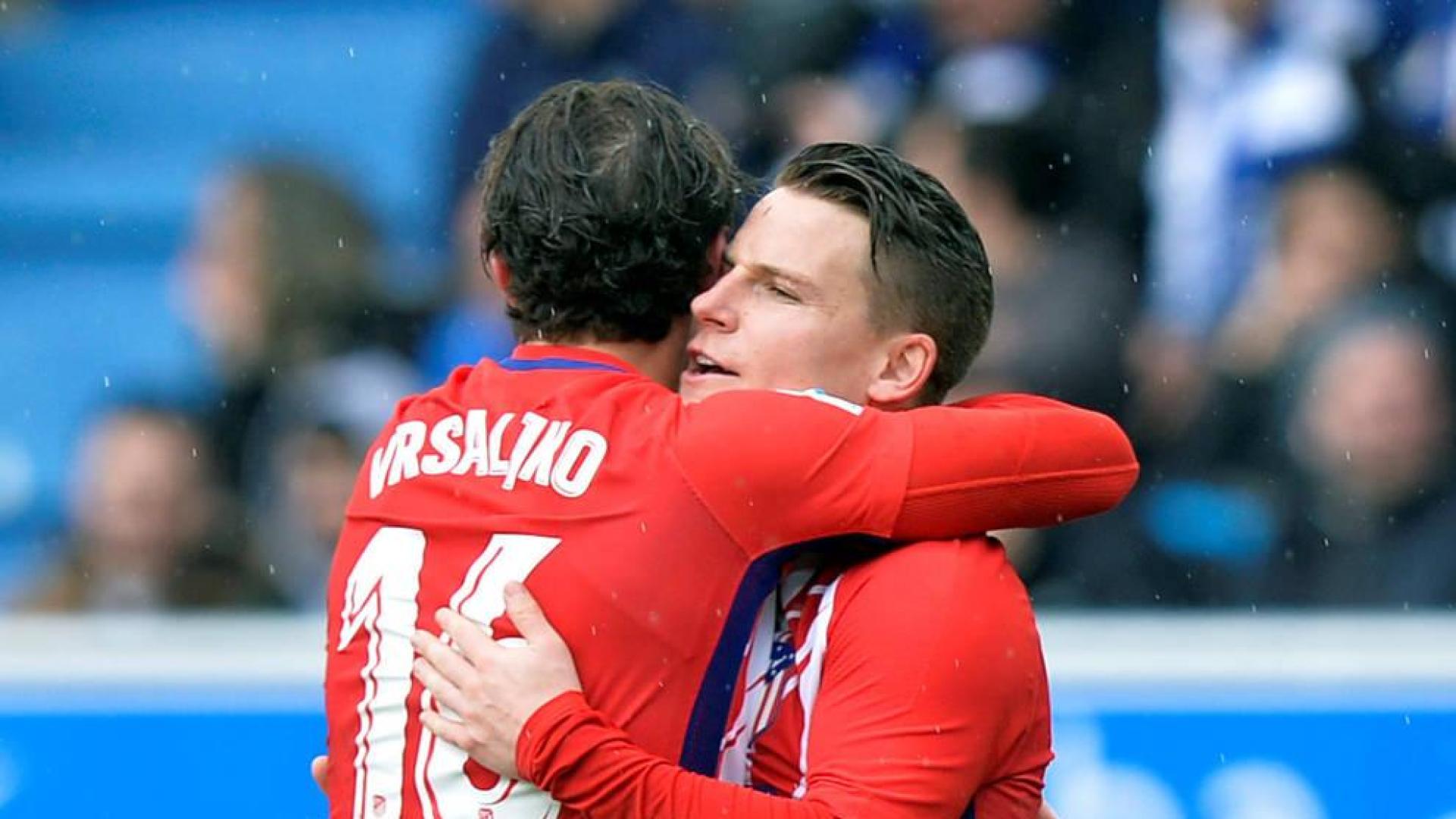 Gameiro rescata los tres puntos para el Atlético ante un combativo Alavés