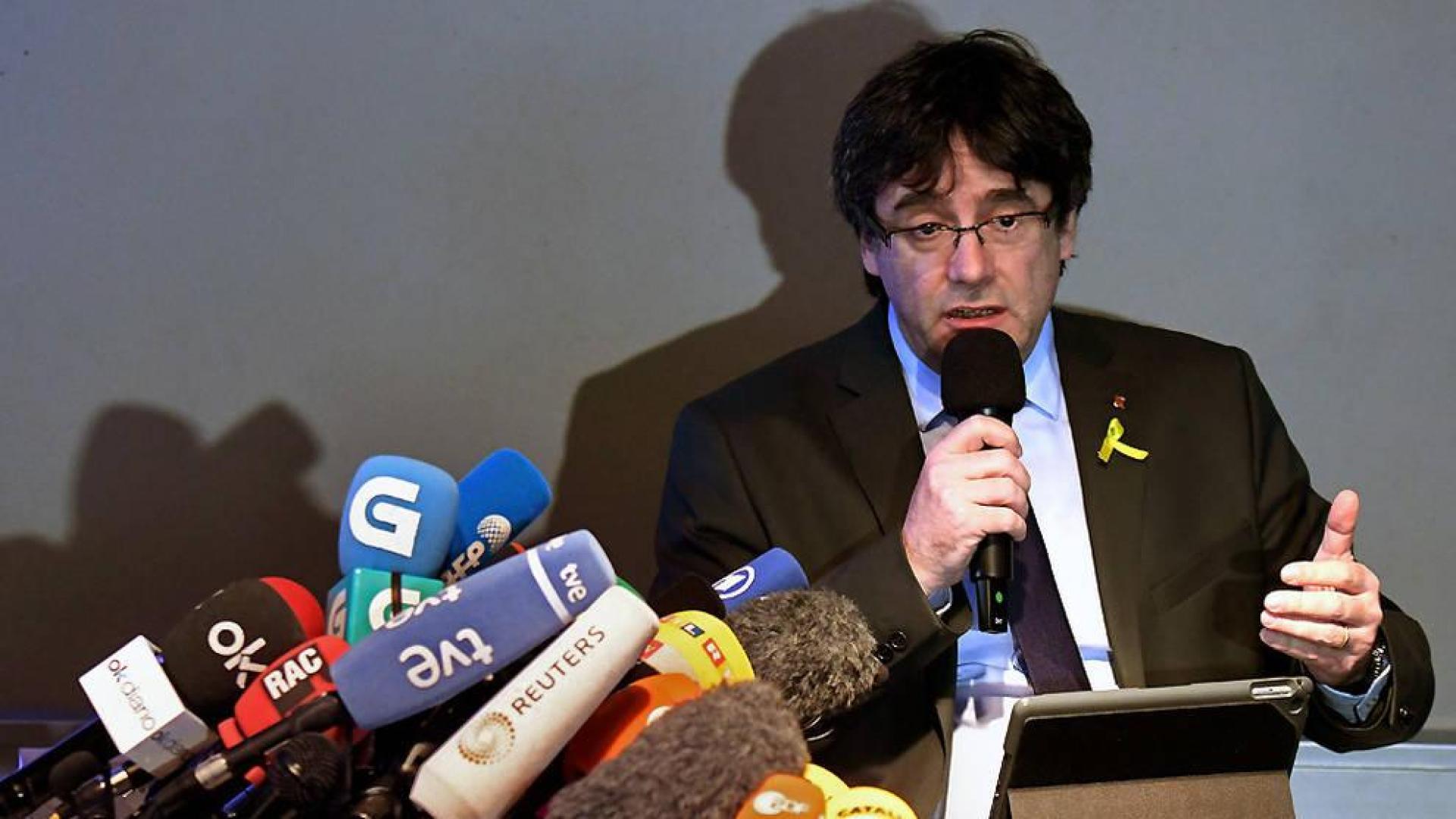 Puigdemont exige al Gobierno respetar derechos de Sànchez para ser presidente