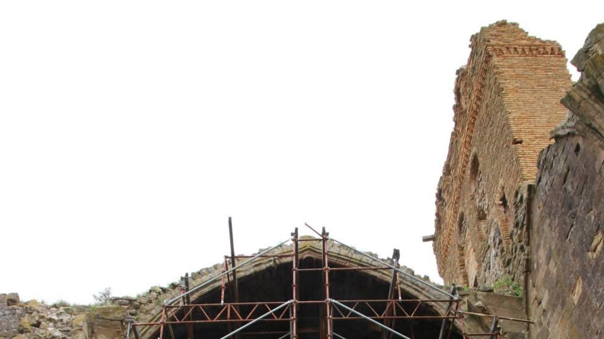 Derrumbe de parte de la bóveda gótica de 'El Cristo' de Caparroso