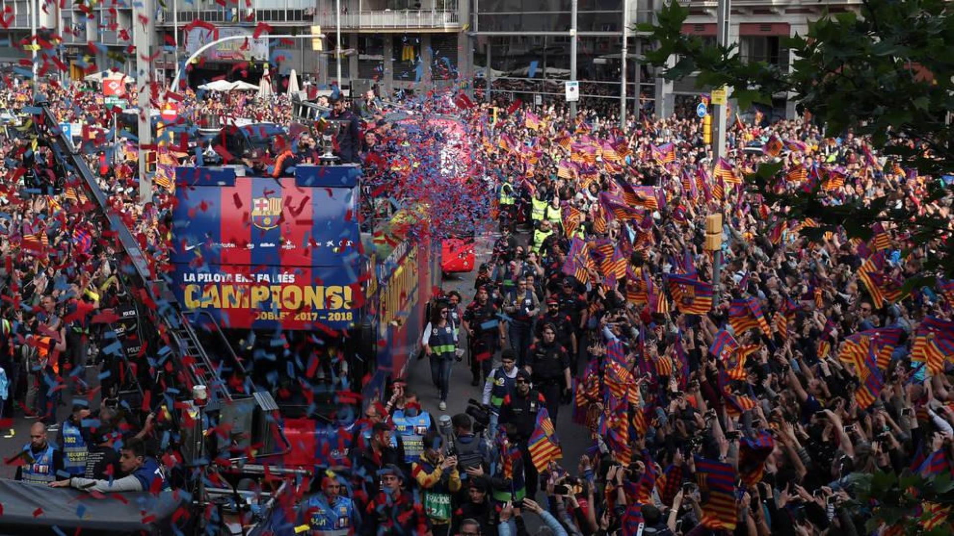 Iniesta, gran protagonista de la celebración del doblete
