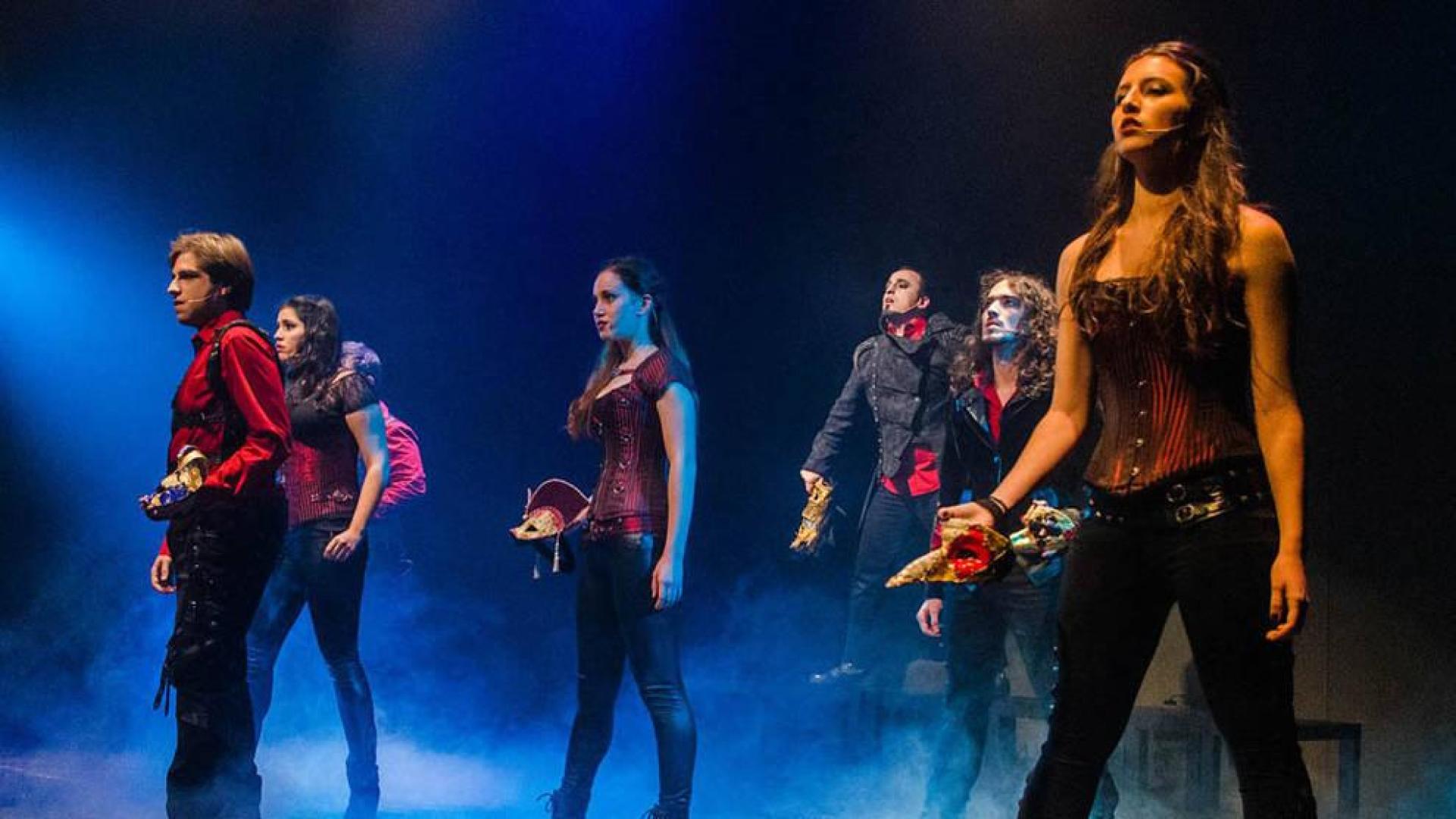 El grupo de teatro Nueva Babel presenta 'El crédito' en la Casa de la Juventud