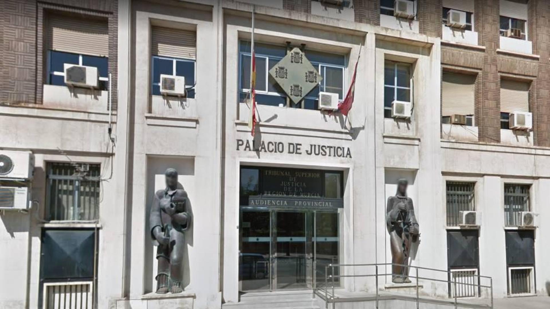 Condenado a 23 meses cárcel por coaccionar a exnovia para retomar la relación