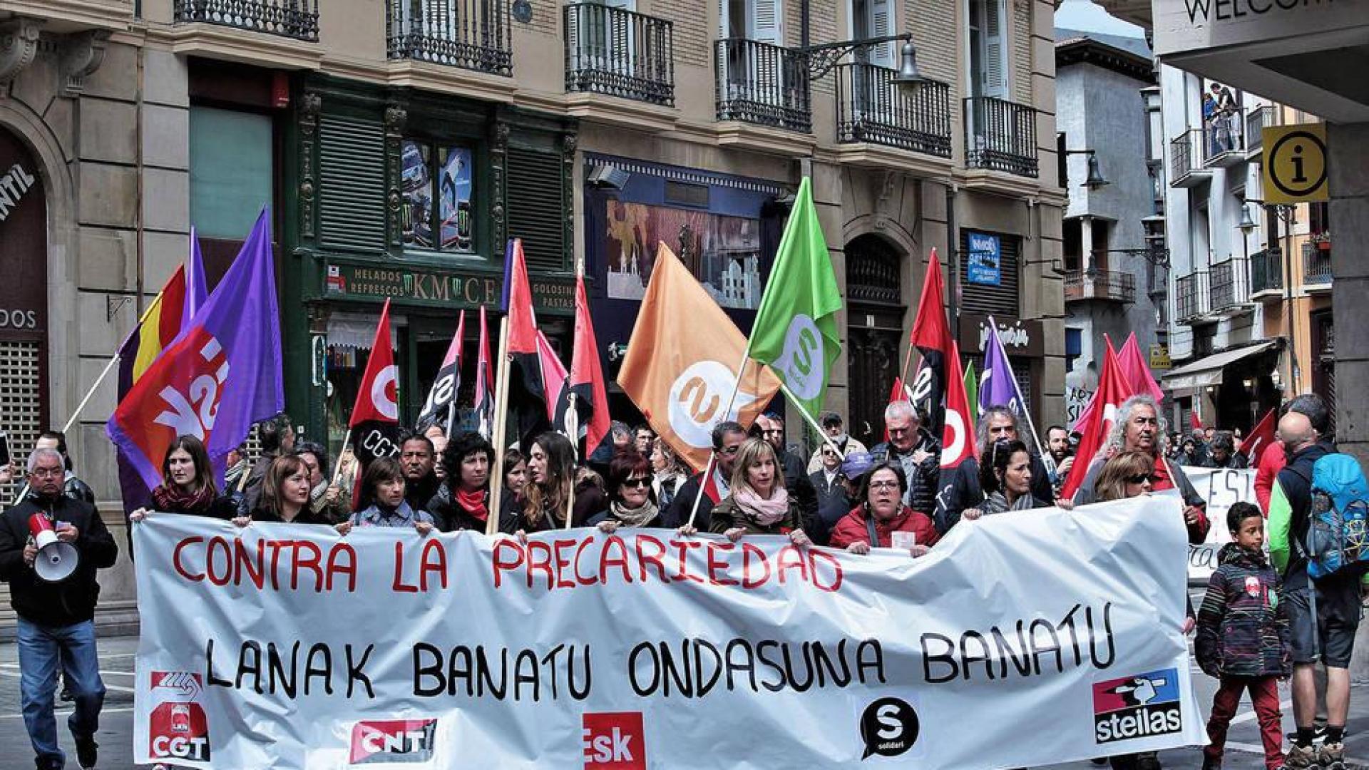 CGT, CNT, ESK, SOLIDARI y STEILAS piden en Pamplona repartir trabajo y riqueza