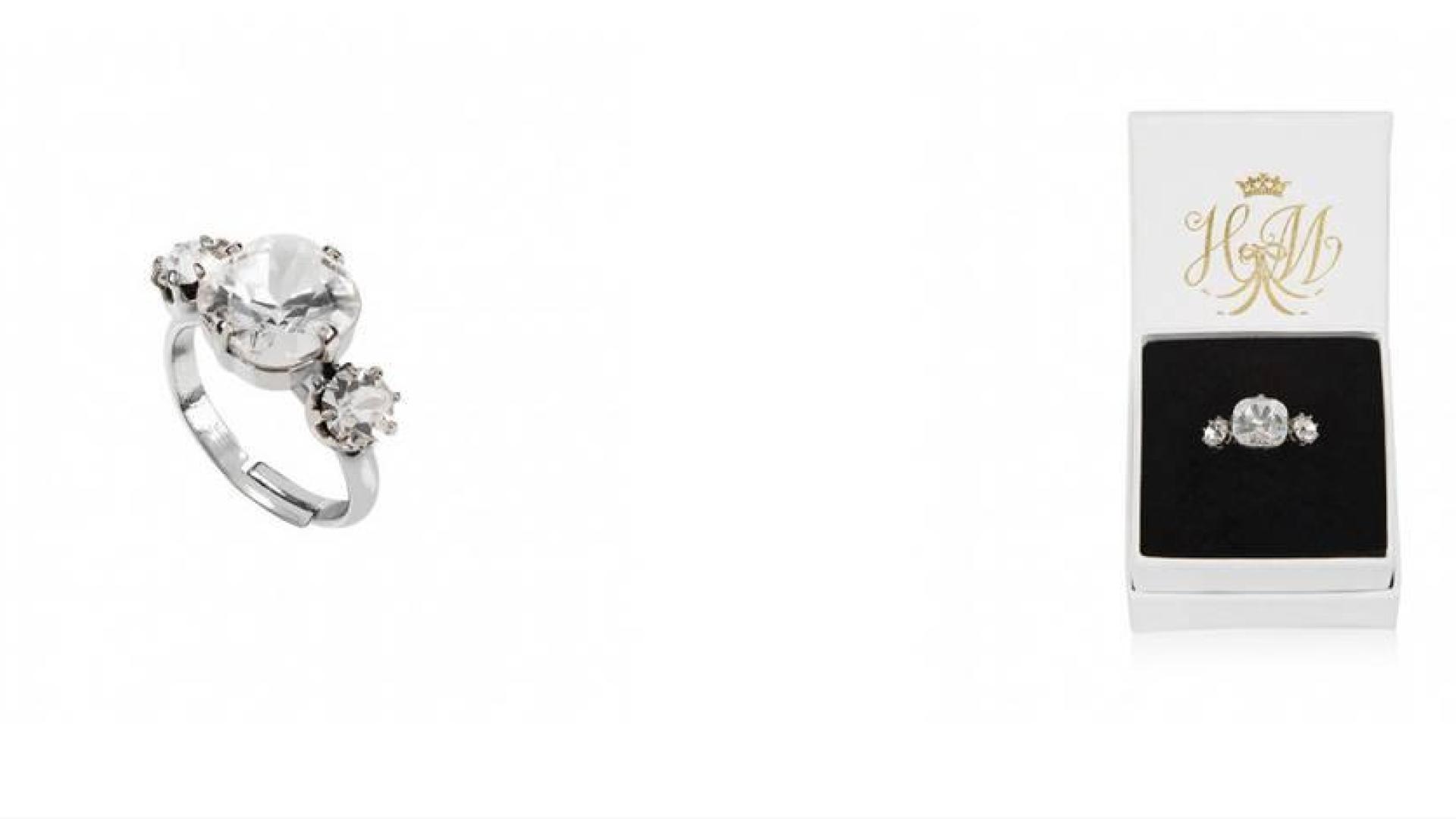 Una réplica del anillo de compromiso de Meghan Markle se vende por 17 euros