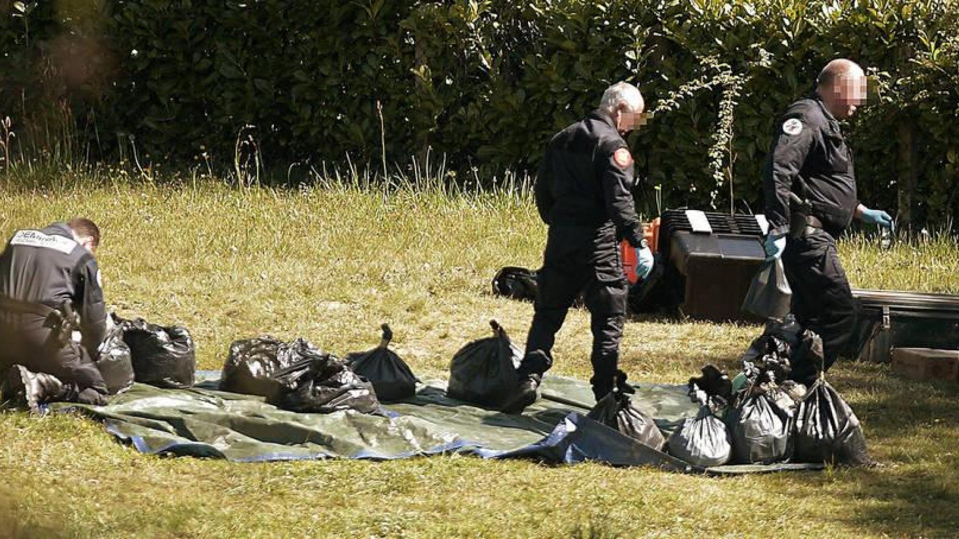 ETA se vuelca en controlar las últimas armas y sus siglas antes de su disolución