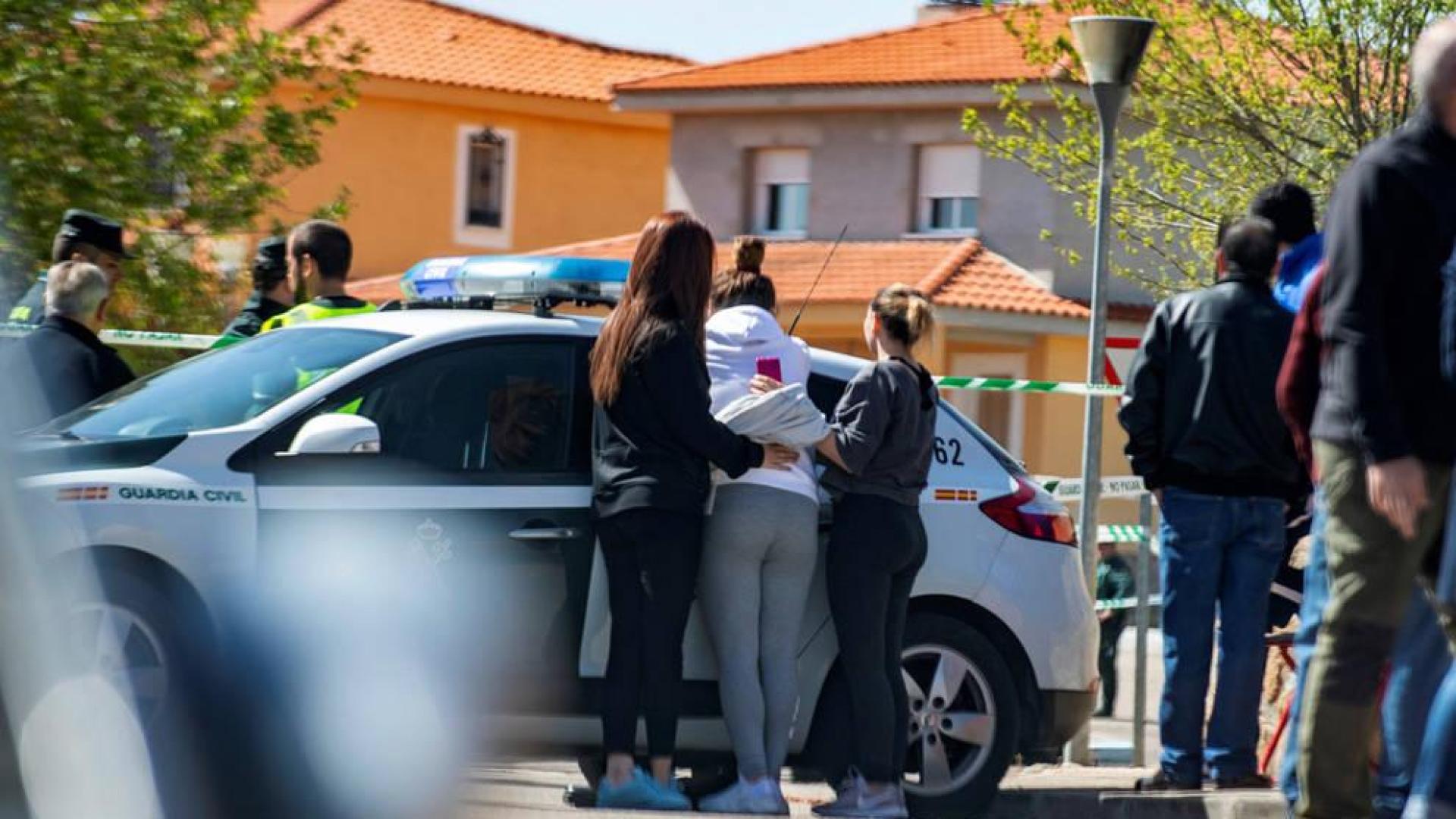 Una mujer muerta y un menor herido por disparos en Ventas de Retamosa