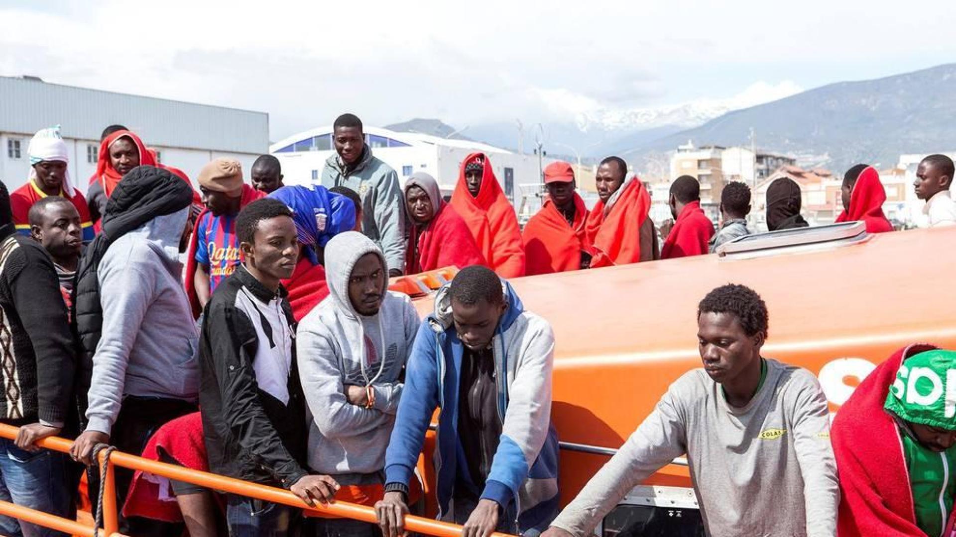 Un nuevo rescate eleva a 50 los inmigrantes rescatados este sábado en el Estrecho