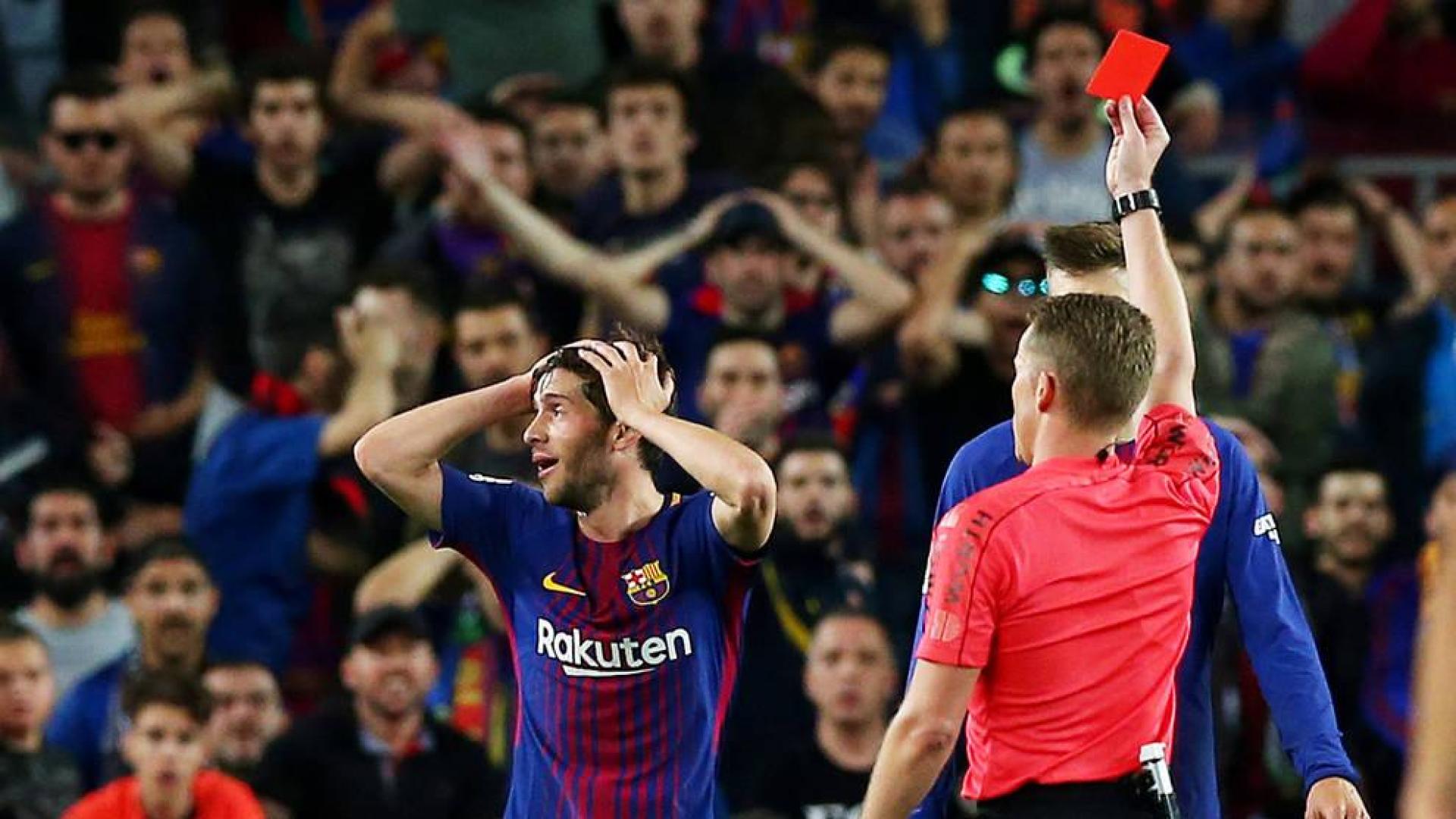 Un Barça en minoría aguanta la imbatibilidad en un Clásico de alto voltaje