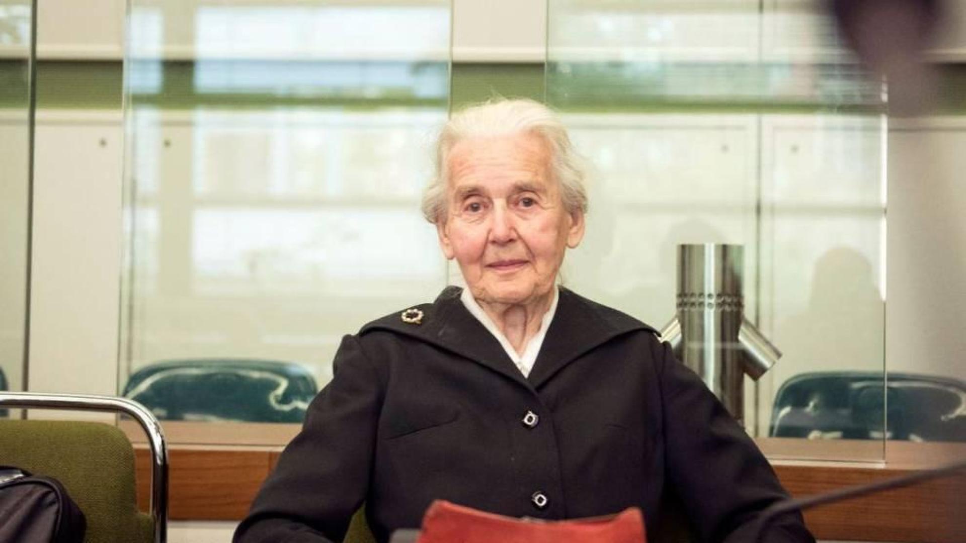 Una alemana de 89 años entra en la cárcel condenada por negar el Holocausto