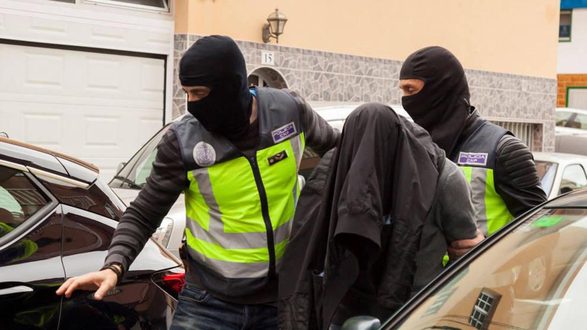Tres detenidos en Tenerife por captar a un yihadista y enviarle a Siria