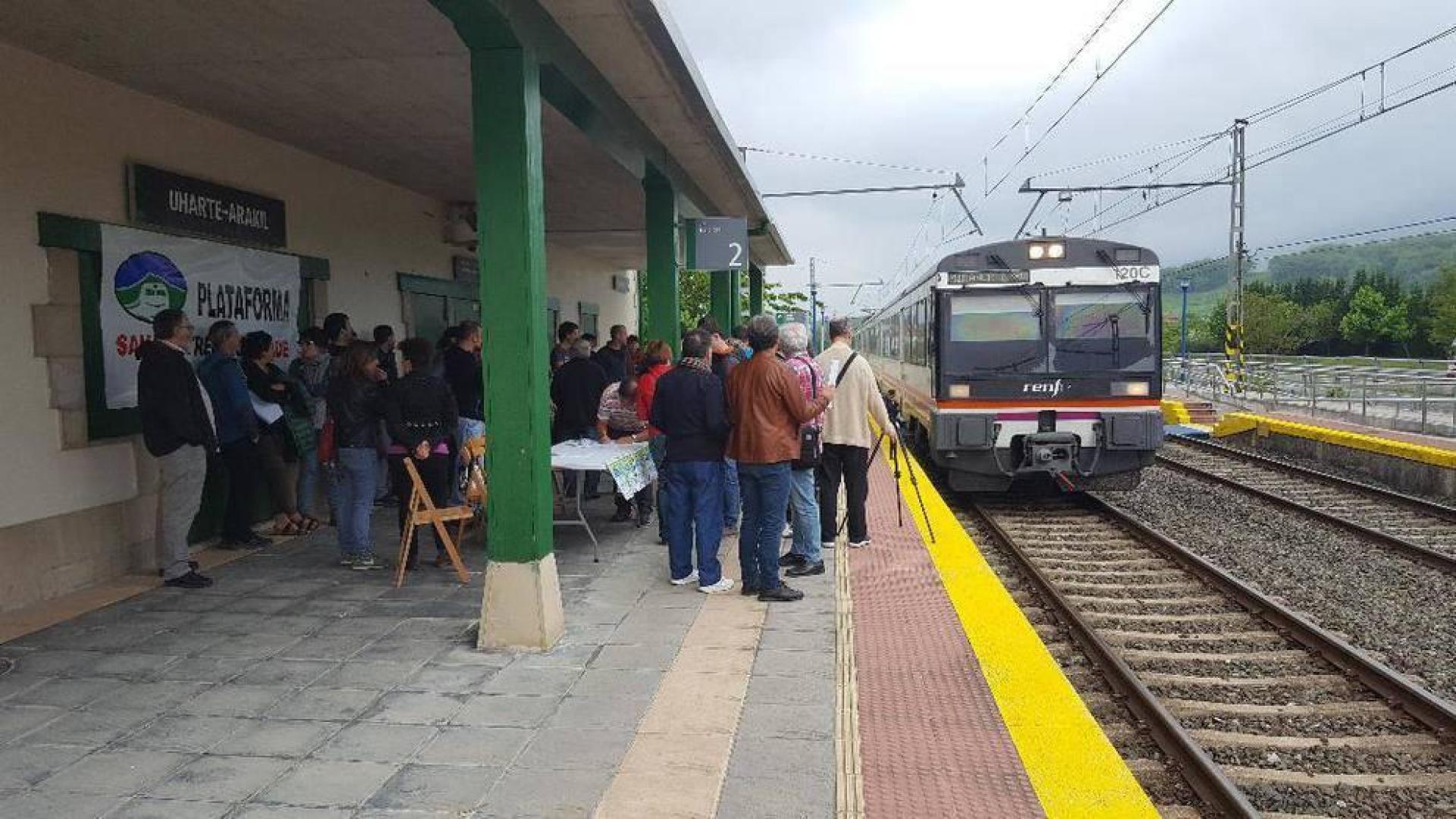 13 ayuntamientos de Sakana piden paralizar la tramitación del TAV