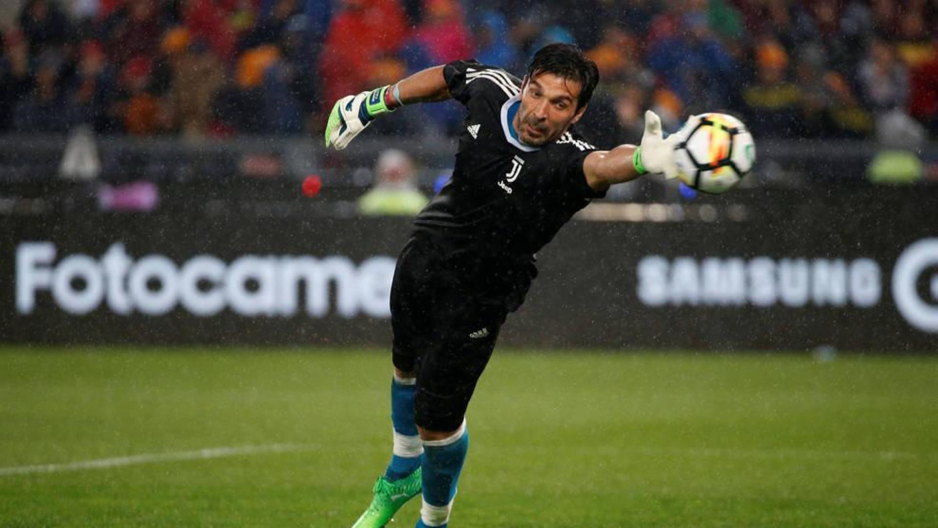 La UEFA abre expediente a Buffon por su expulsión ante el Real Madrid