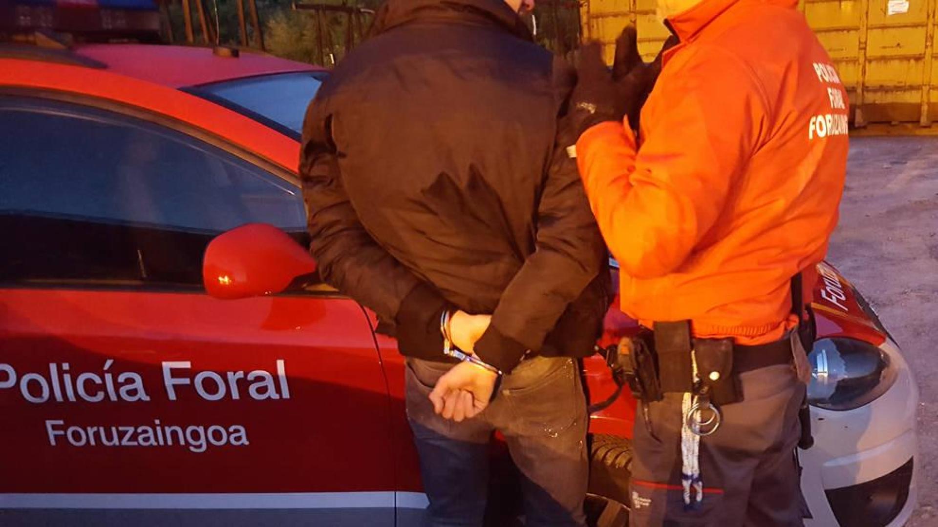 Ingresan en prisión cinco de los ocho detenidos por órdenes judiciales pendientes