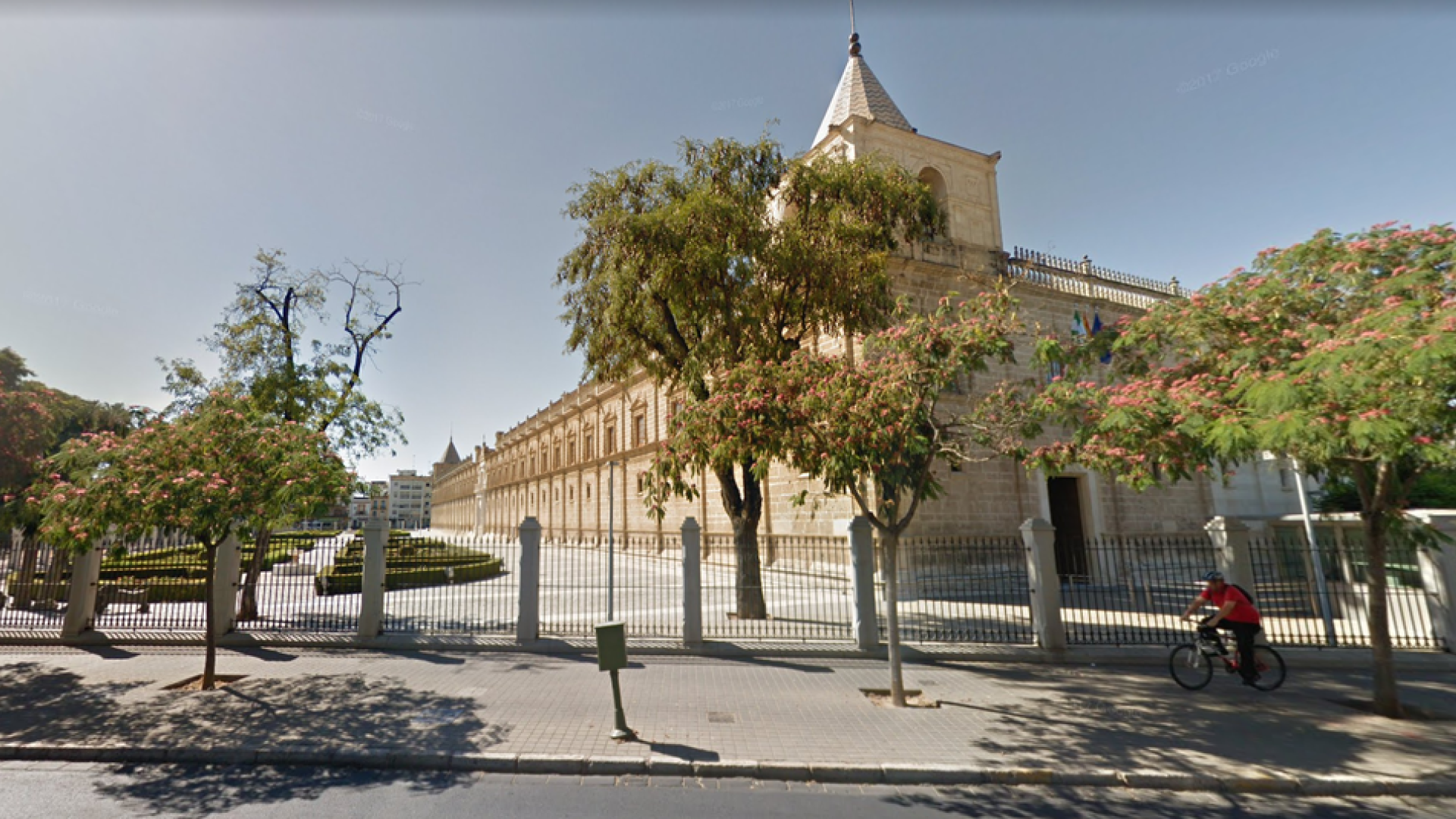 Muere un hombre de 59 años atragantado en el comedor del Parlamento andaluz