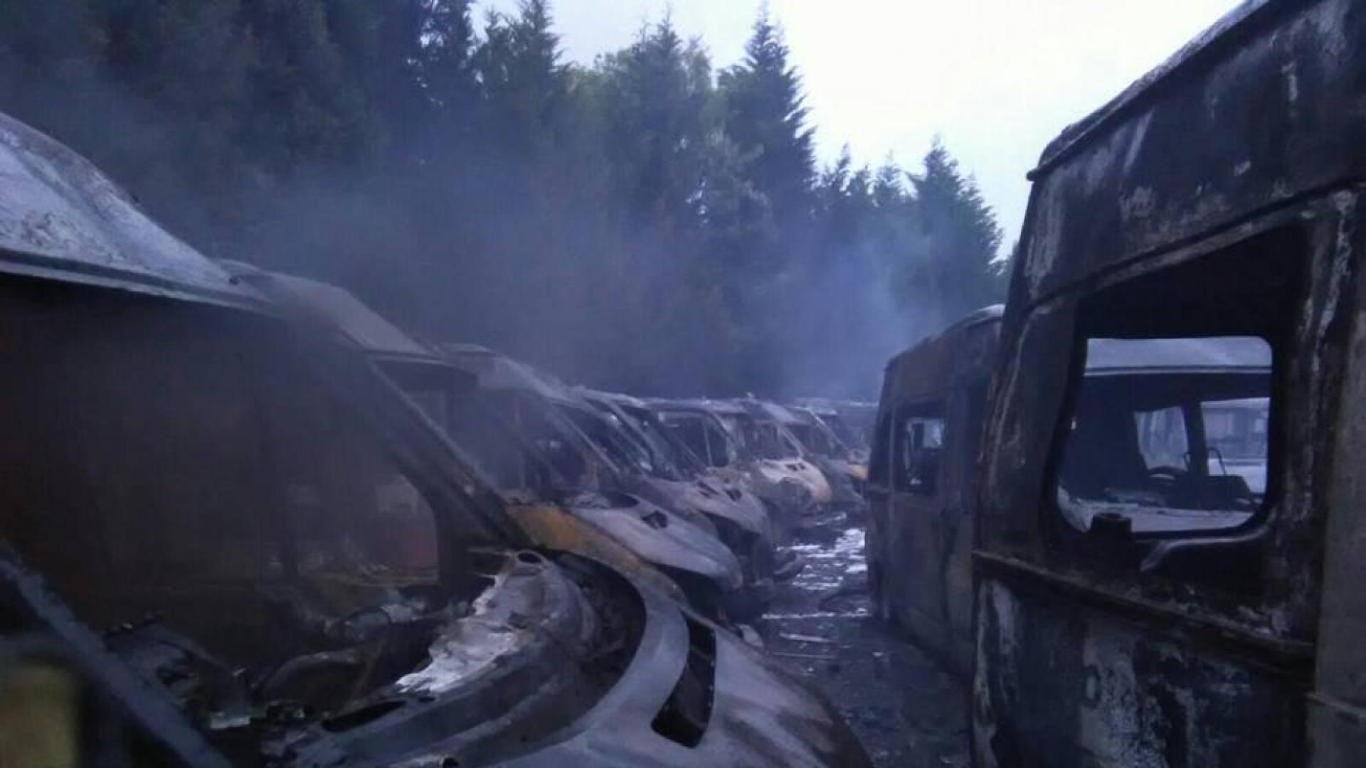 Queman treinta ambulancias en una base de Arrigorriaga (Vizcaya)