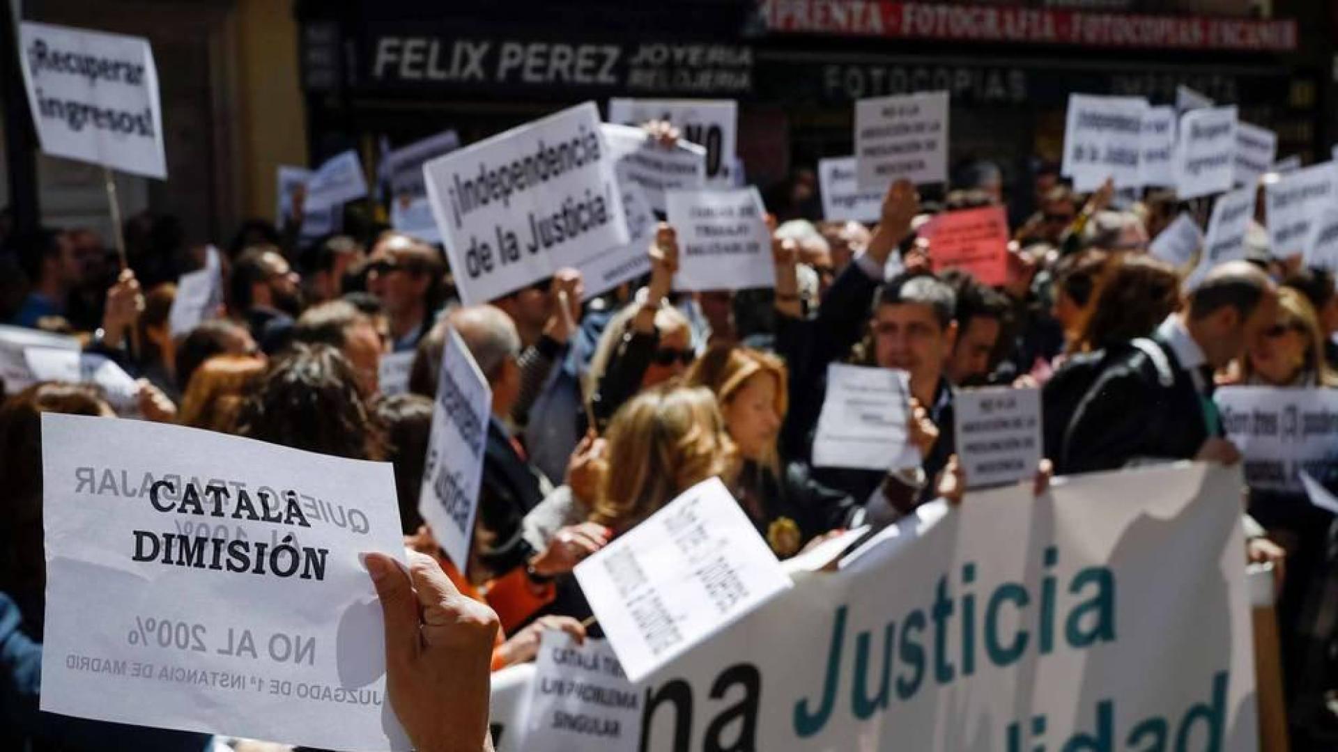 Asociaciones de jueces y fiscales llaman a una "huelga masiva" el 22 de mayo