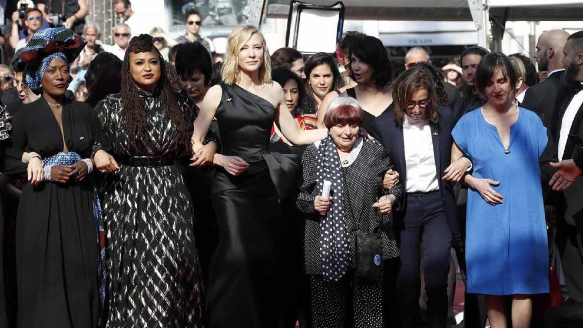 Cate Blanchett y la veterana realizadora francesa Agnès Varda, más de 80 mujeres de todos los ámbitos del cine desfilaron este sábado por la mítica alfombra roja del Festival de Cannes para reafirmar su presencia en la industria del cine