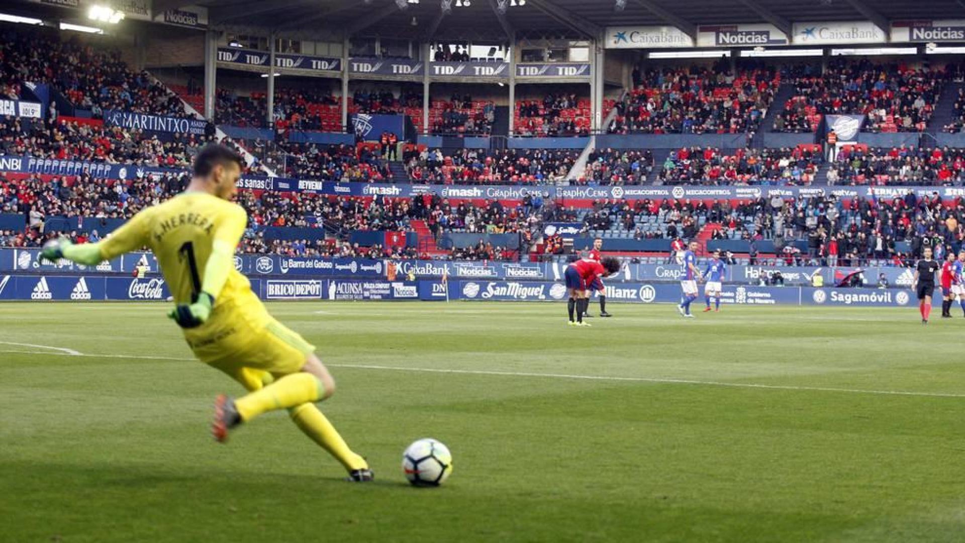 Fotos del partido Osasuna 2- 1 Oviedo disputado en El Sadar este sábado.