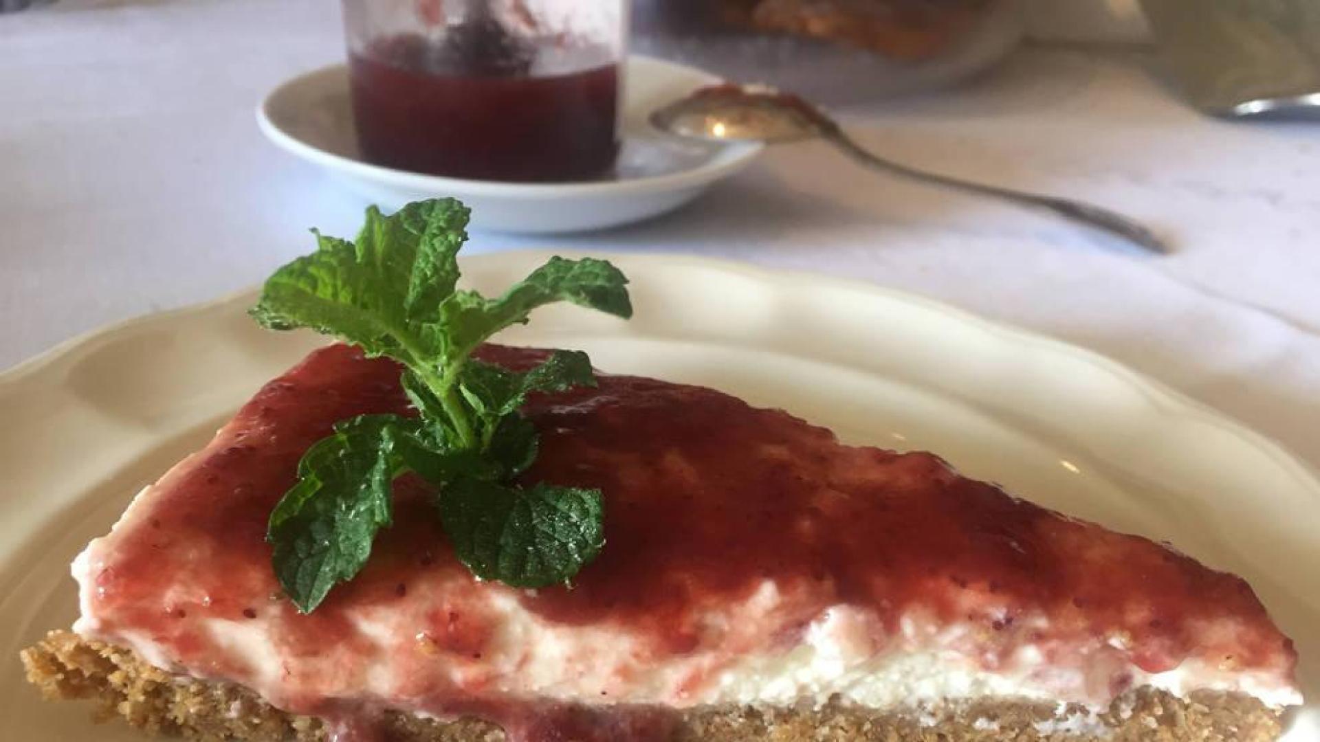 Tres recetas con productos de temporada: requesón, espárragos y fresas