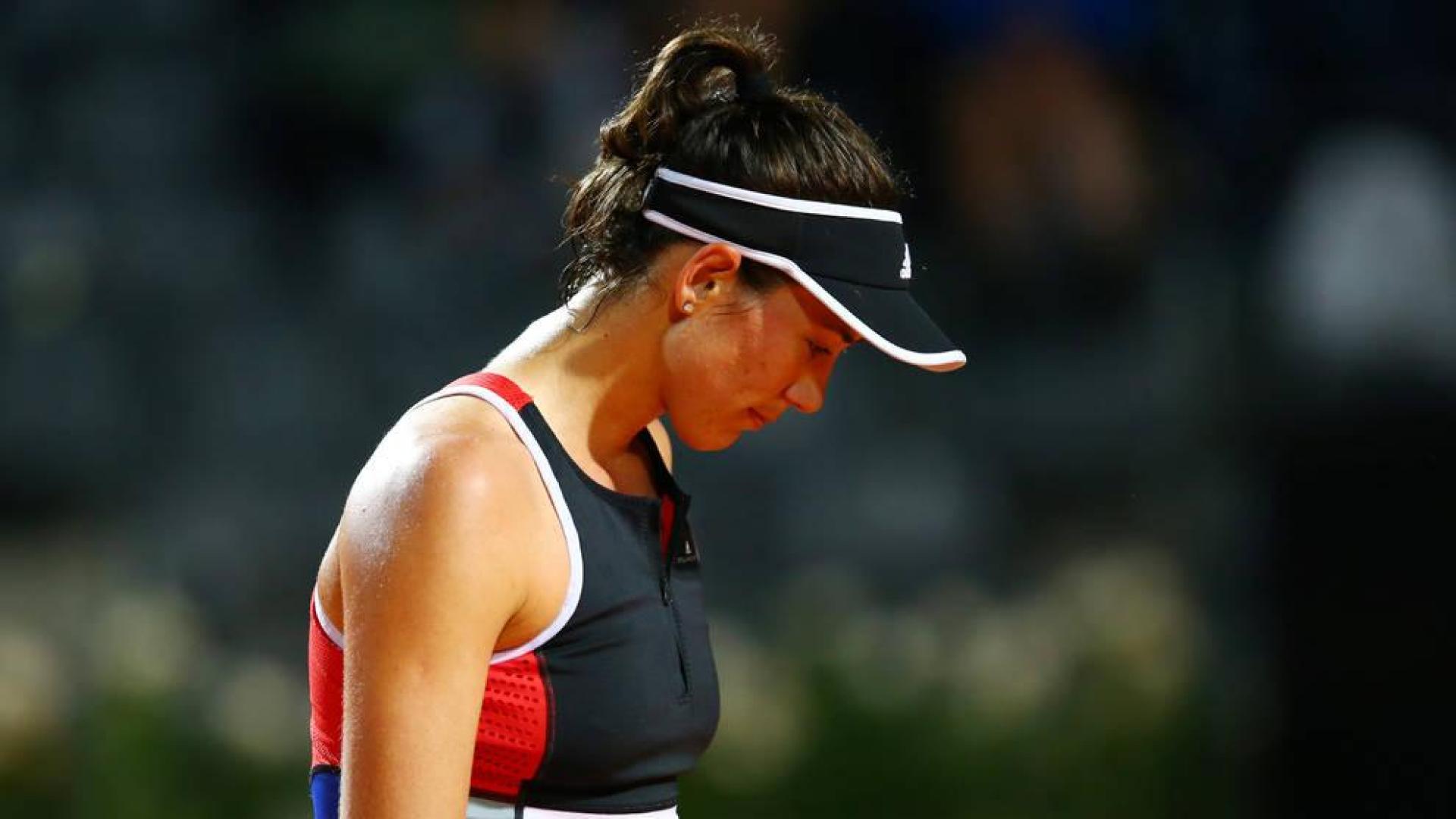 Muguruza cae en su estreno en Roma con nocturnidad y alevosía