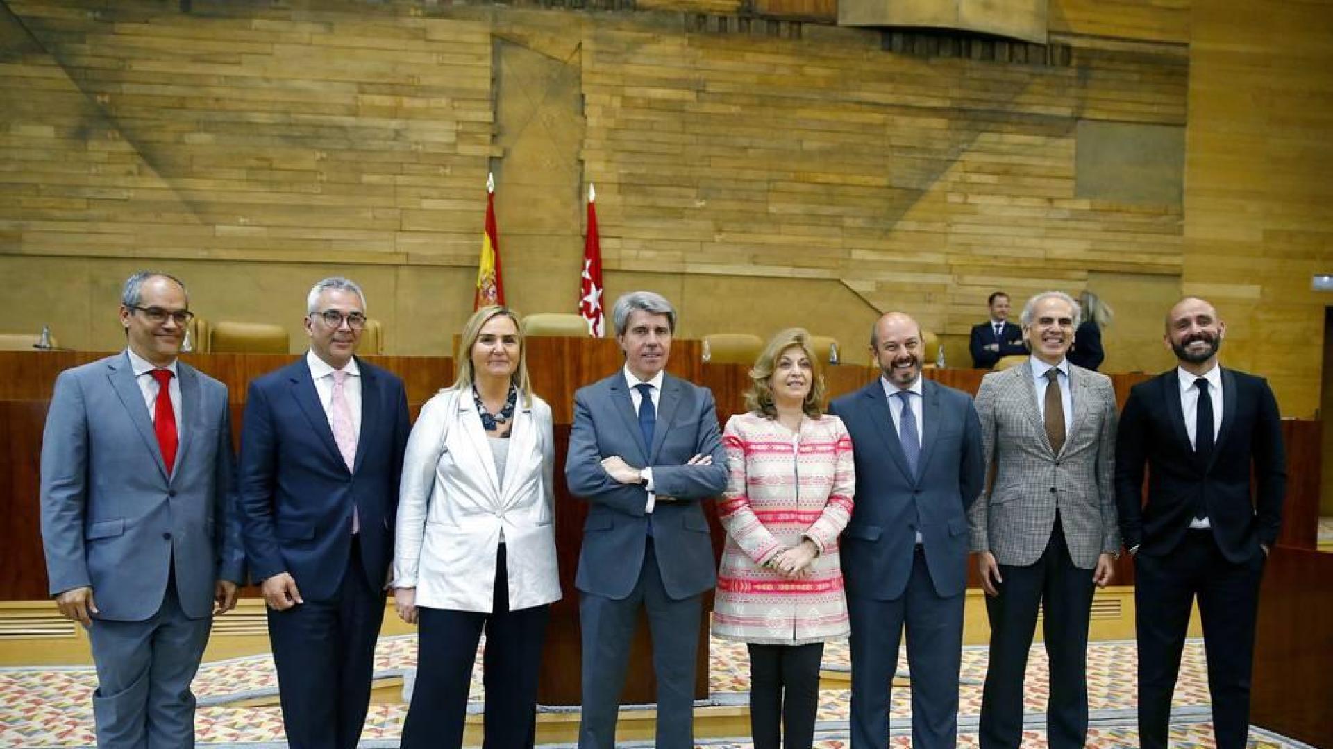 Ángel Garrido, elegido presidente de la Comunidad de Madrid con reticencias