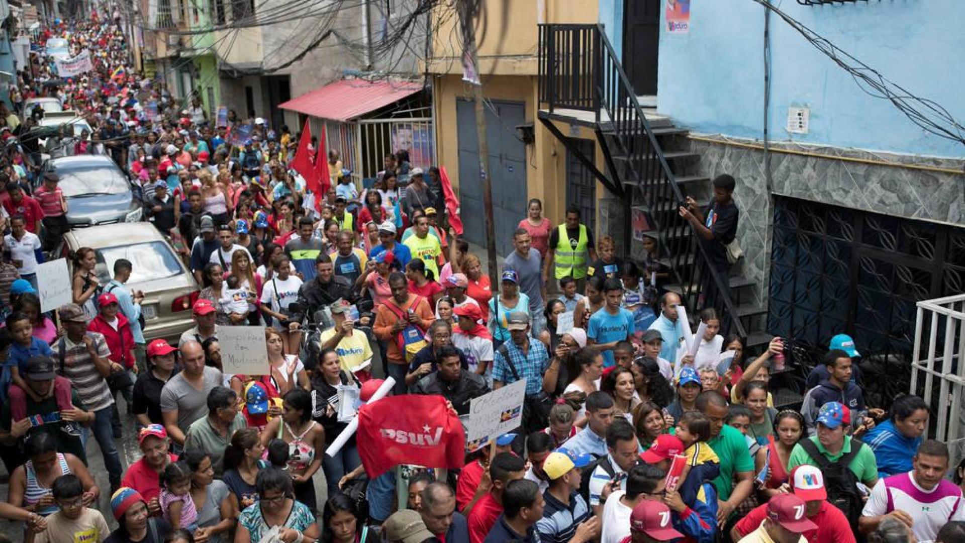 Candidatos presidenciales venezolanos cierran campaña con una batería de promesas