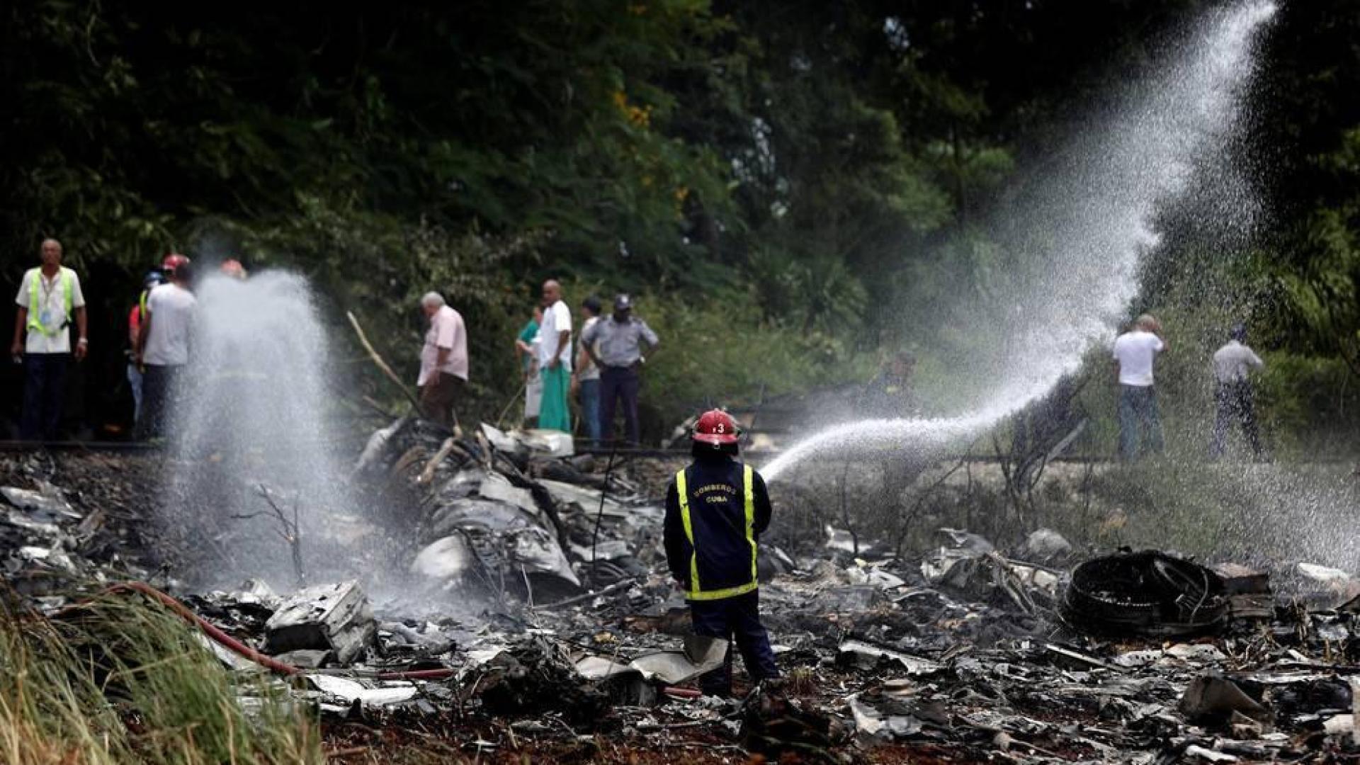 Cuba recupera una caja negra "en buenas condiciones" del avión accidentado