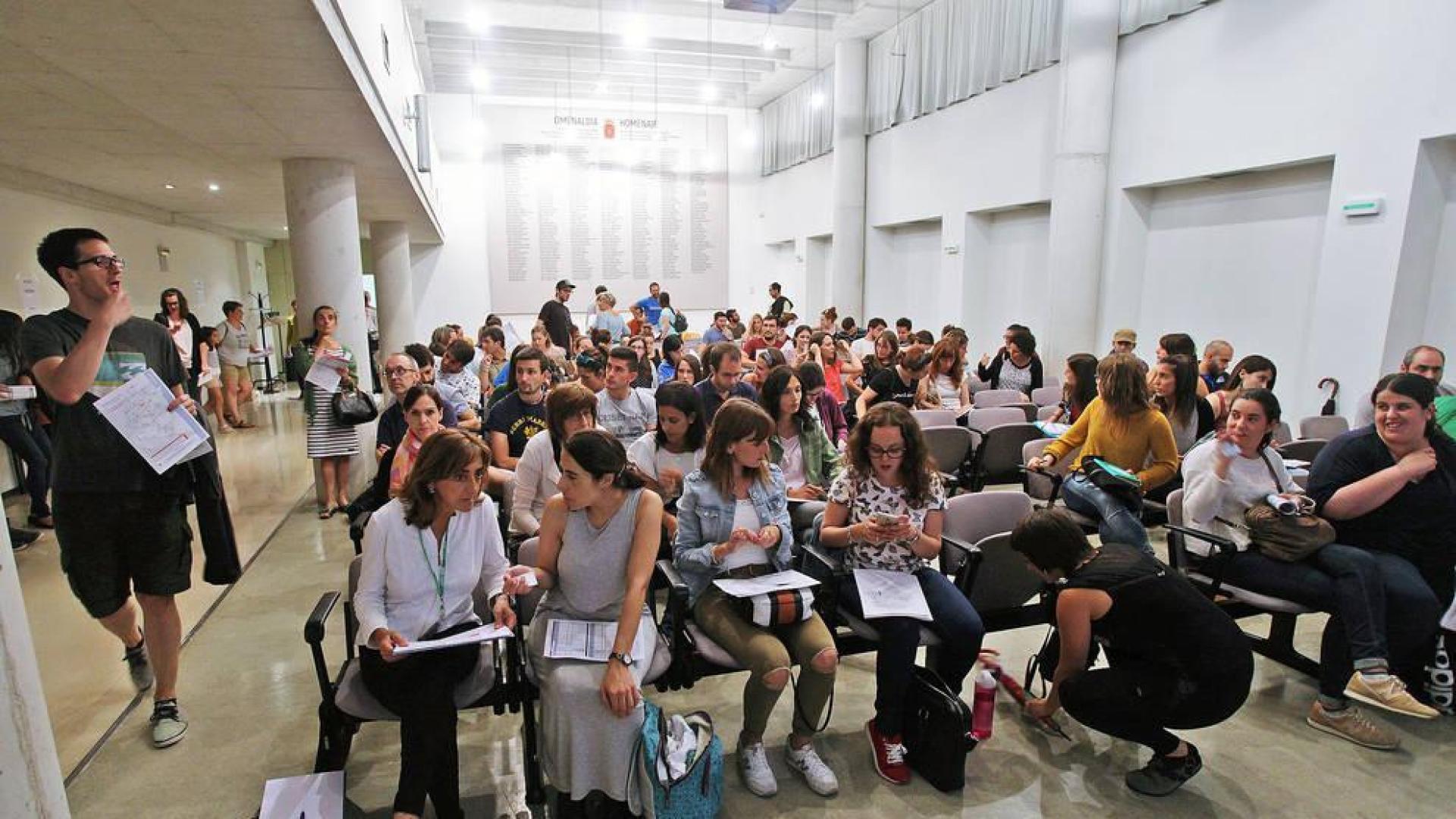 Retrasos de hasta 2 horas en la adjudicación de los interinos