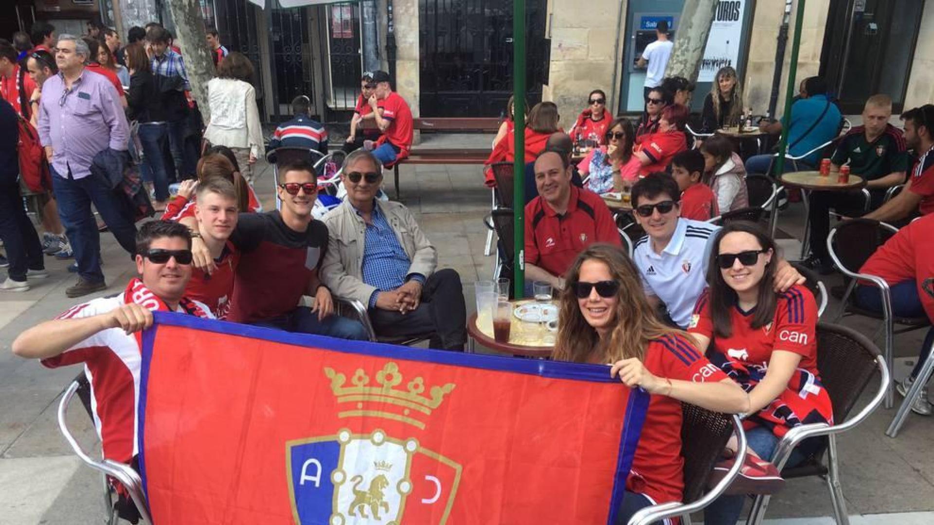 Seguidores de Osasuna, antes del partido en Soria