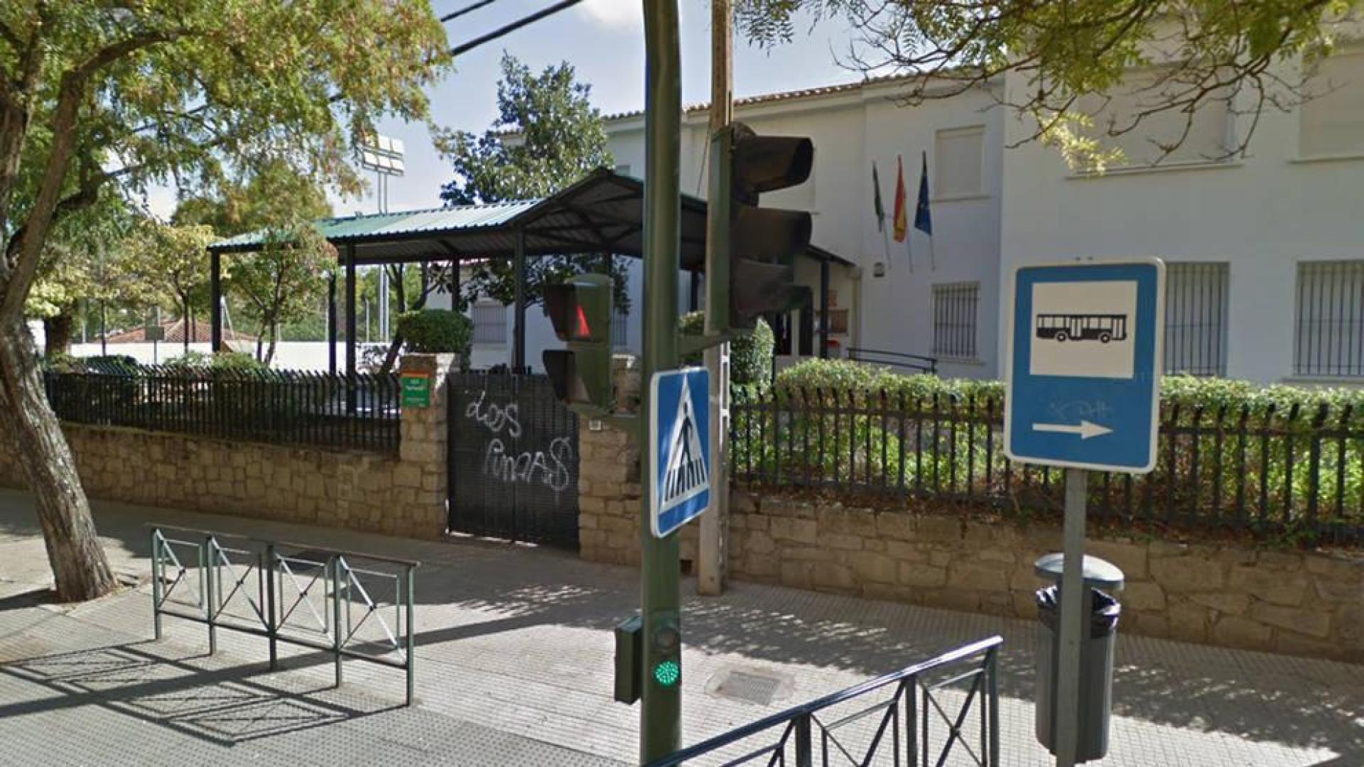 Una madre denuncia malos tratos a su hija autista en su colegio de Cáceres