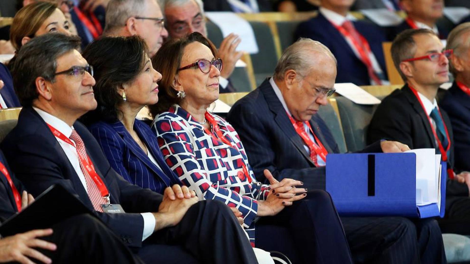 Ana Botín, a favor de mutualizar la deuda soberana europea