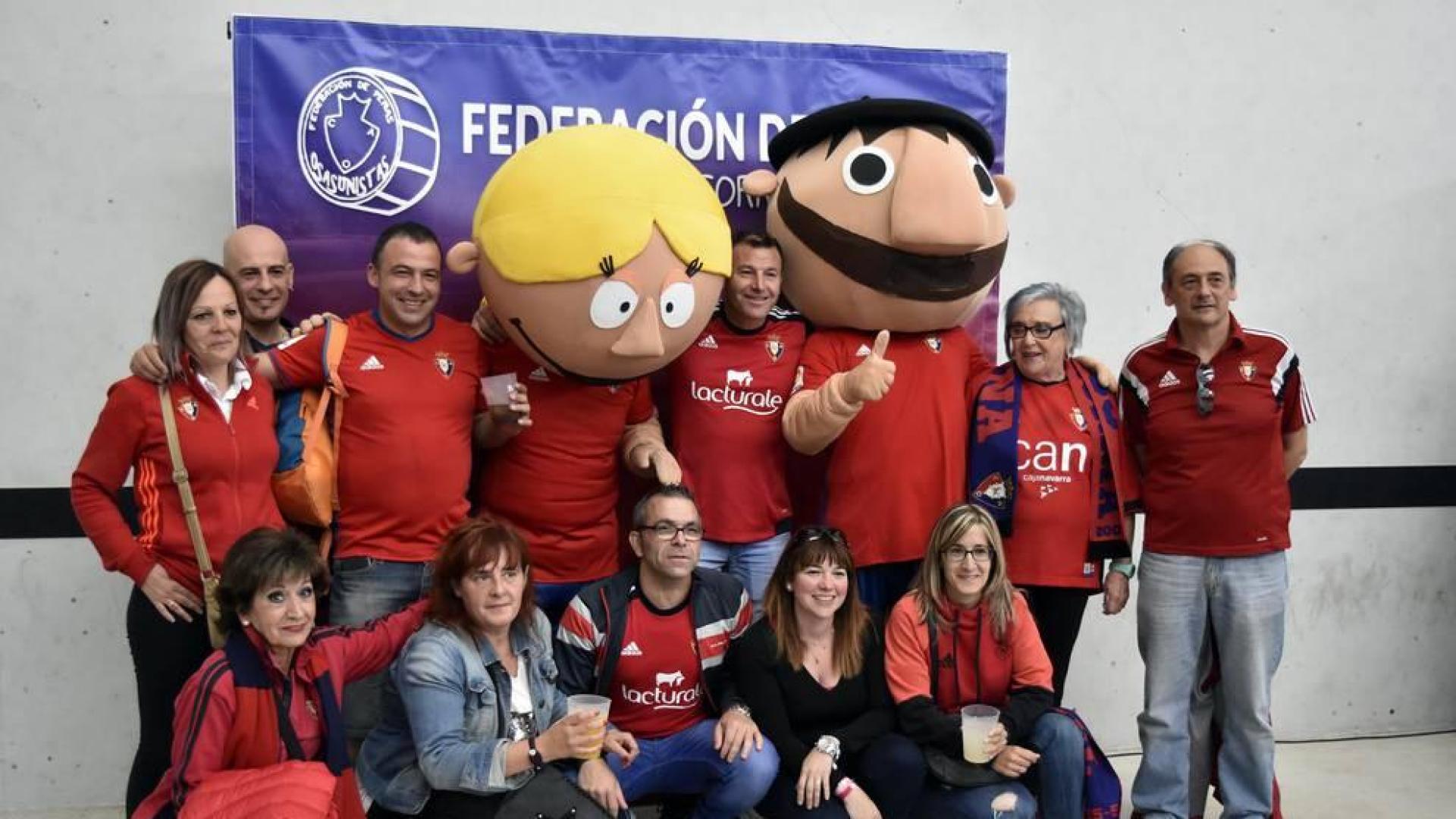 Este sábado, coincidiendo con el último encuentro de Osasuna en El Sadar, la Federación de Peñas Osasunistas ha organizado su tradicional `Día de las Peñas´.