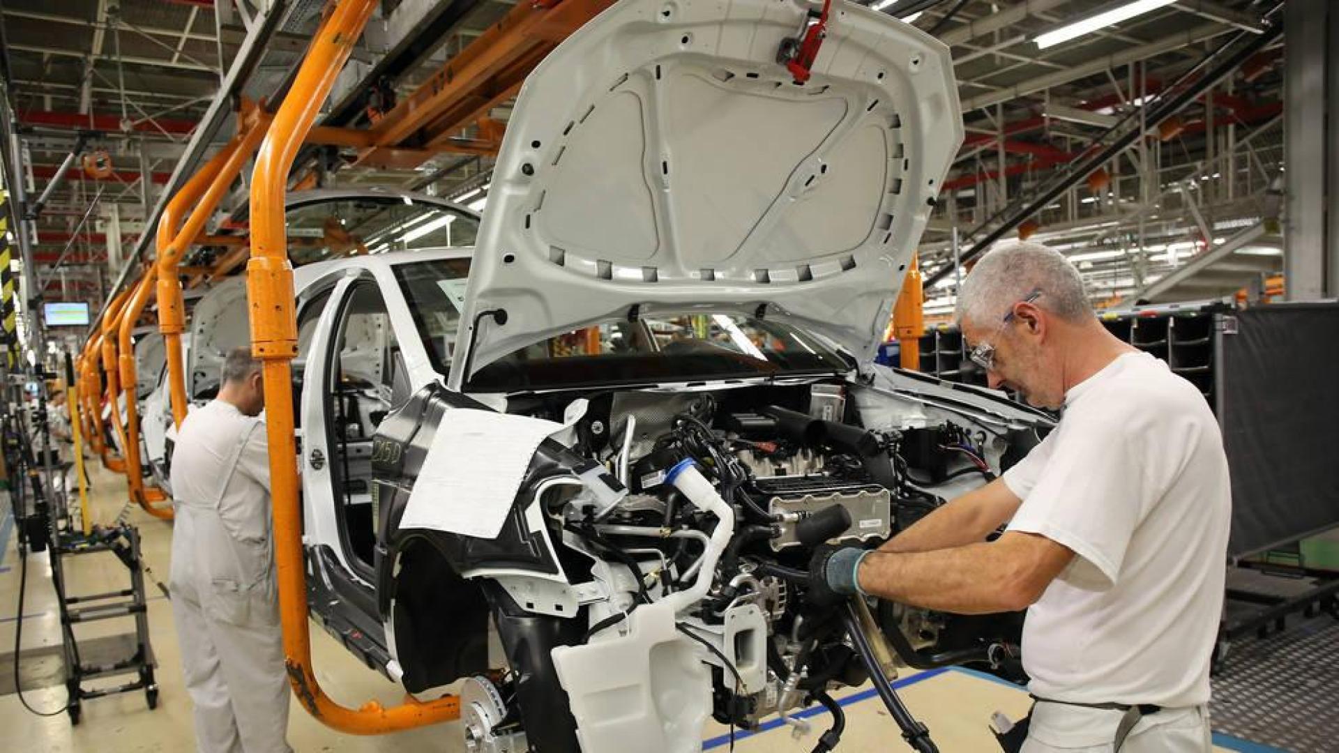 El acuerdo de prejubilaciones en VW Navarra supondrá la incorporación de al menos 800 jóvenes