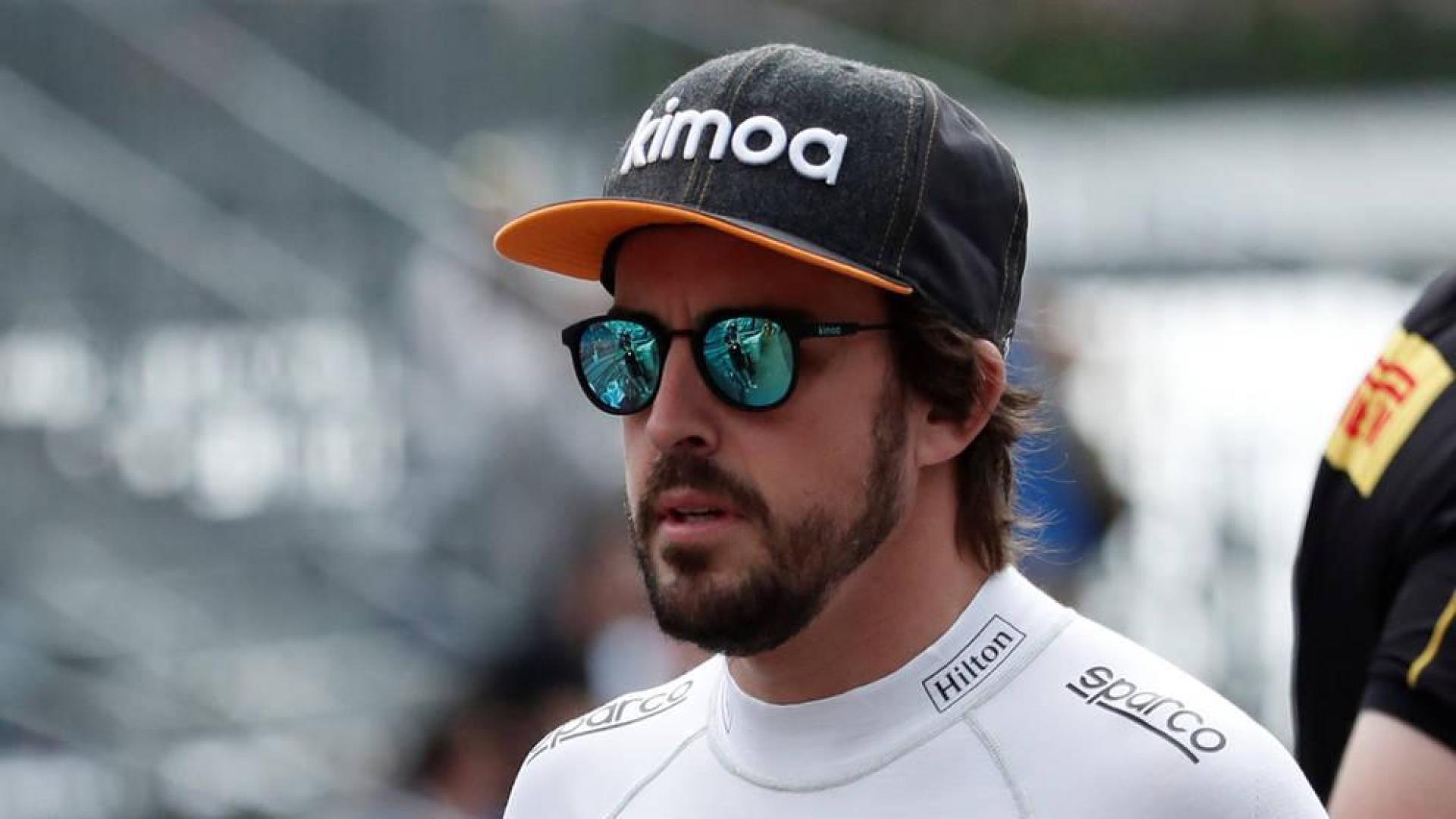 Red Bull domina la primera sesión y Alonso empieza con problemas