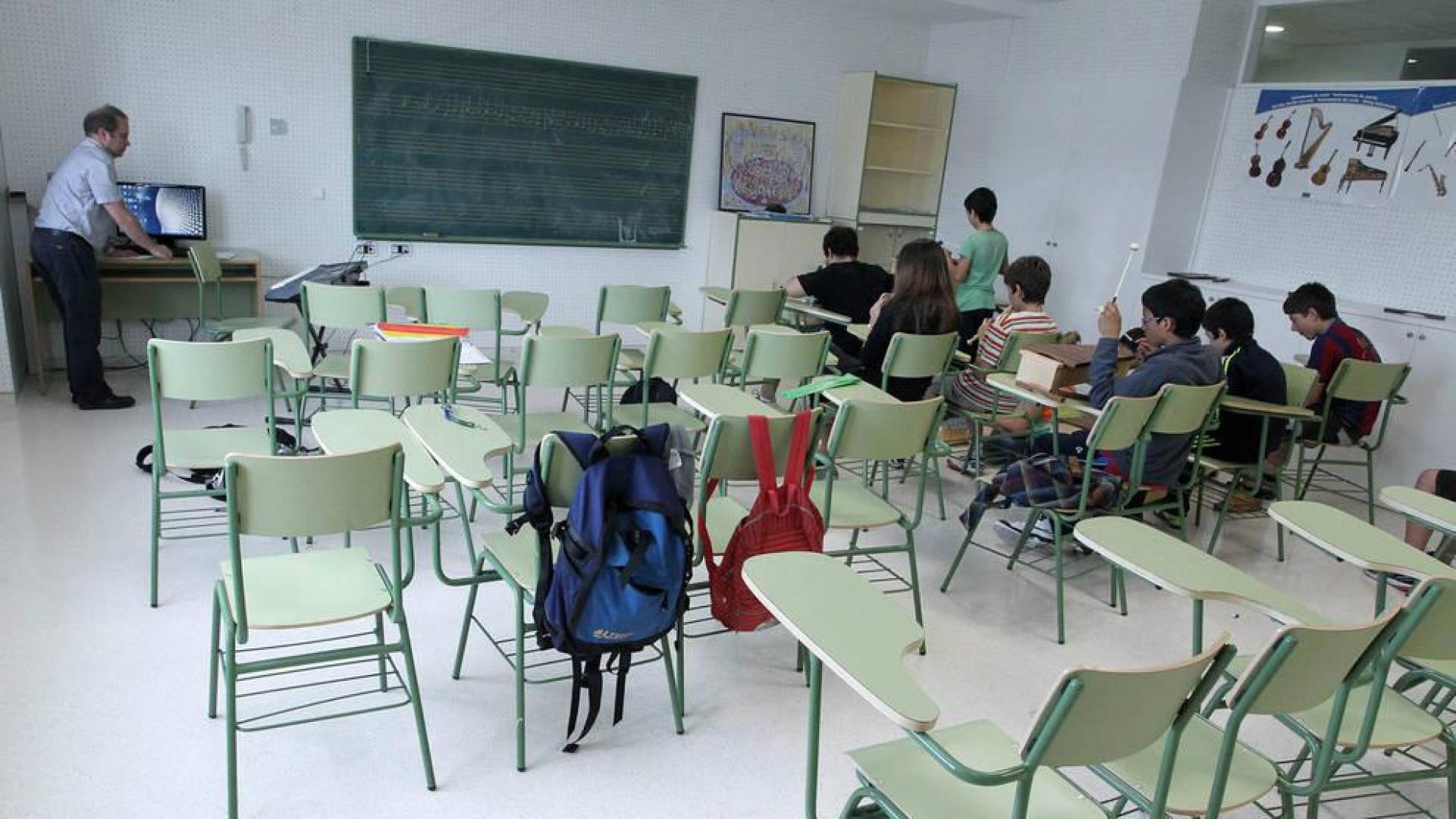 Profesores de Secundaria llaman a la huelga al sentirse “discriminados”