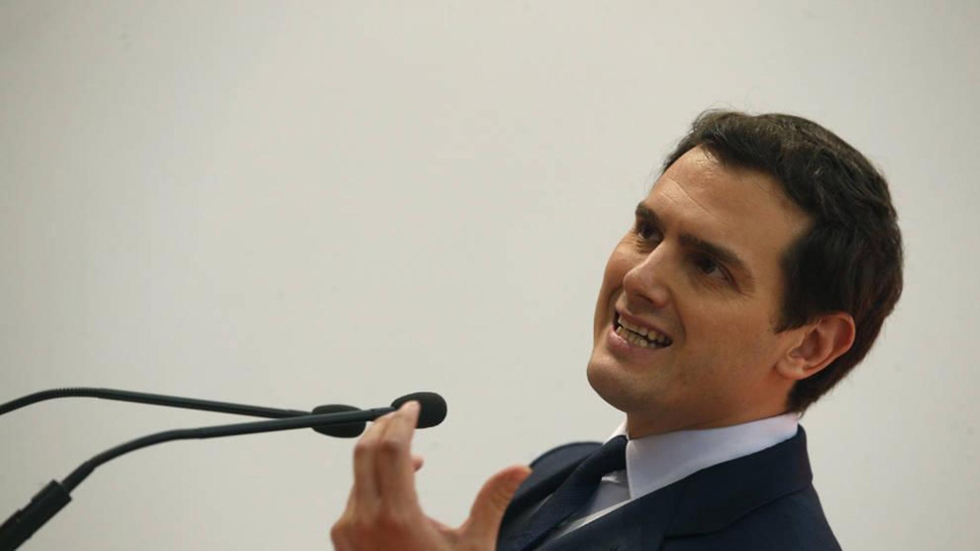 Rivera ofrece a Rajoy elecciones en otoño o apoyará una moción con un candidato independiente