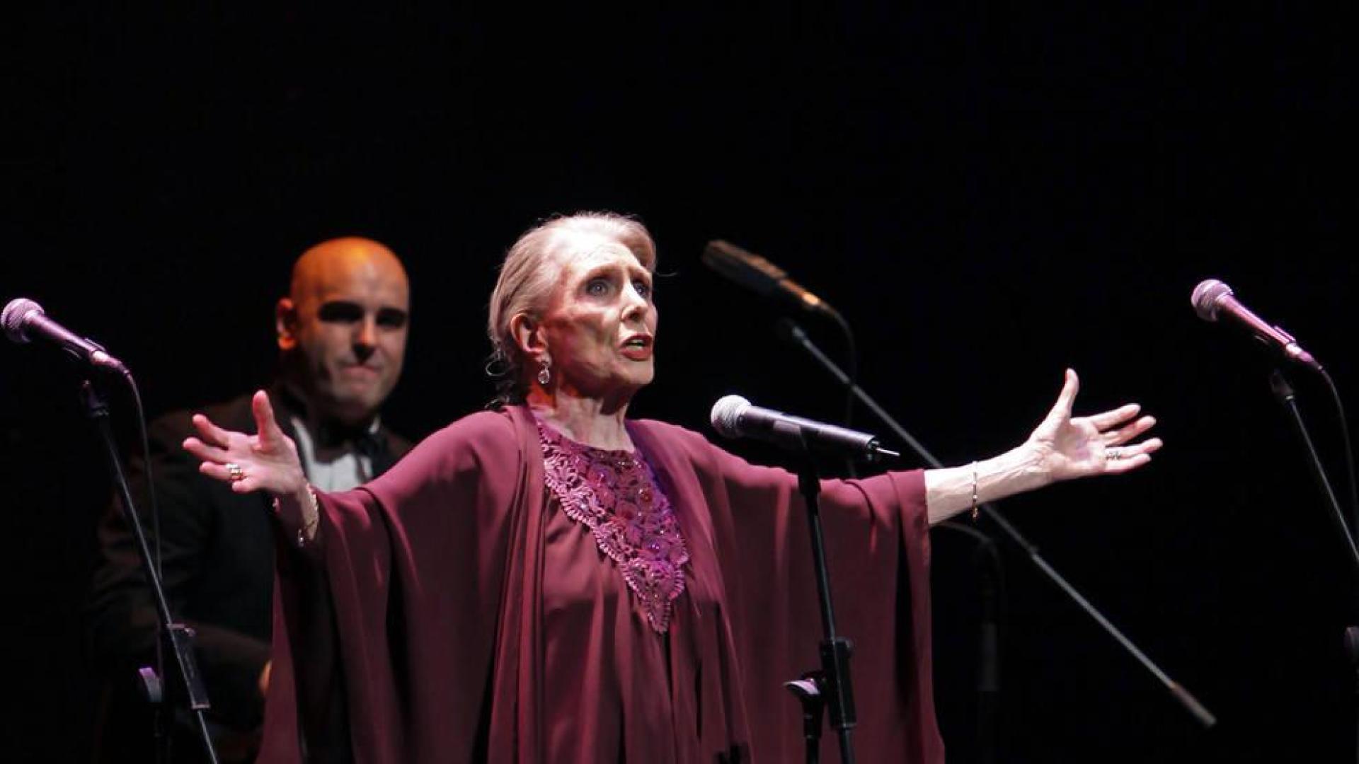 María Dolores Pradera, la dama de la canción en español
