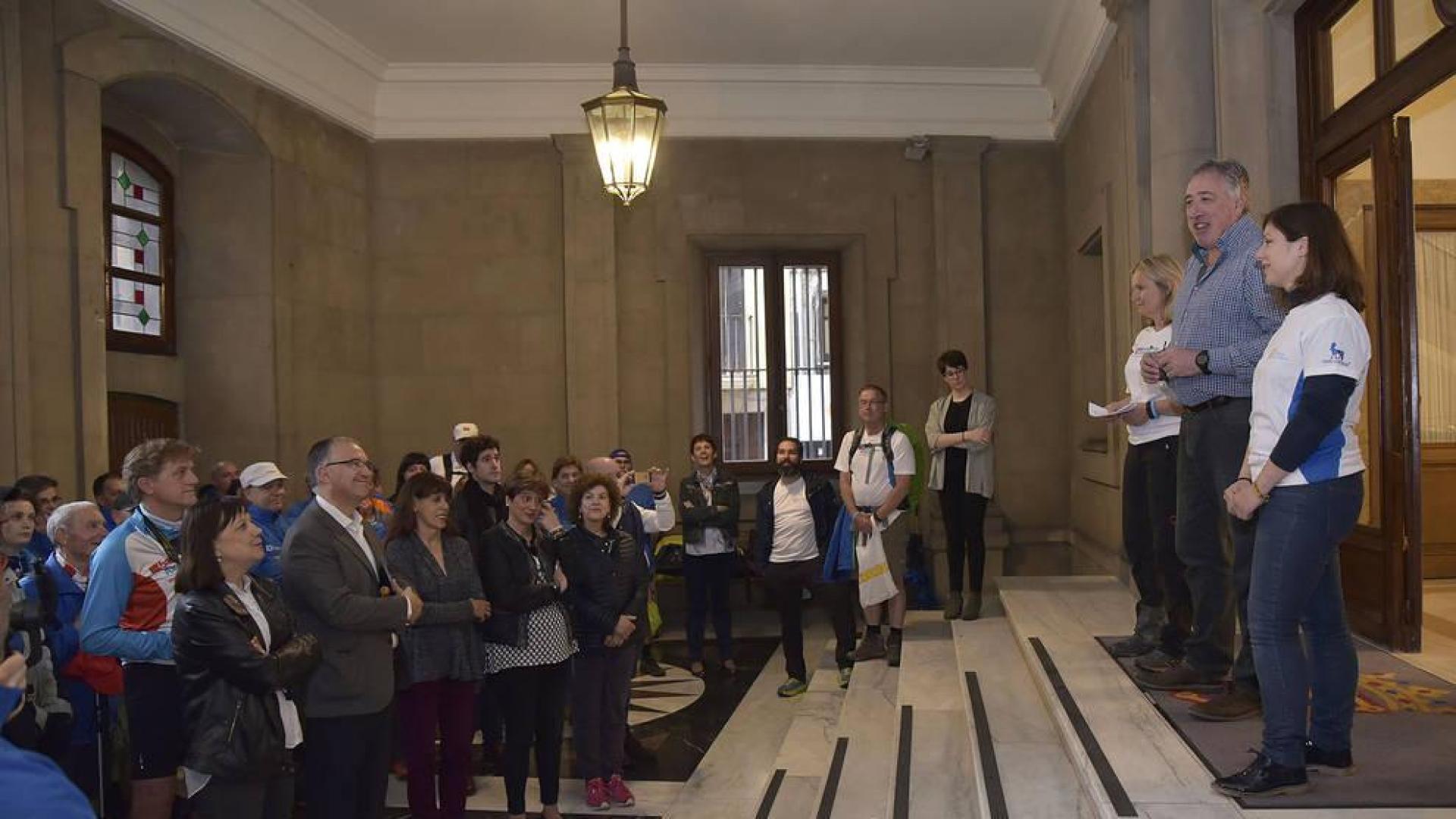 Recepción en Pamplona a los participantes del 'Camina por la diabetes a Santiago'