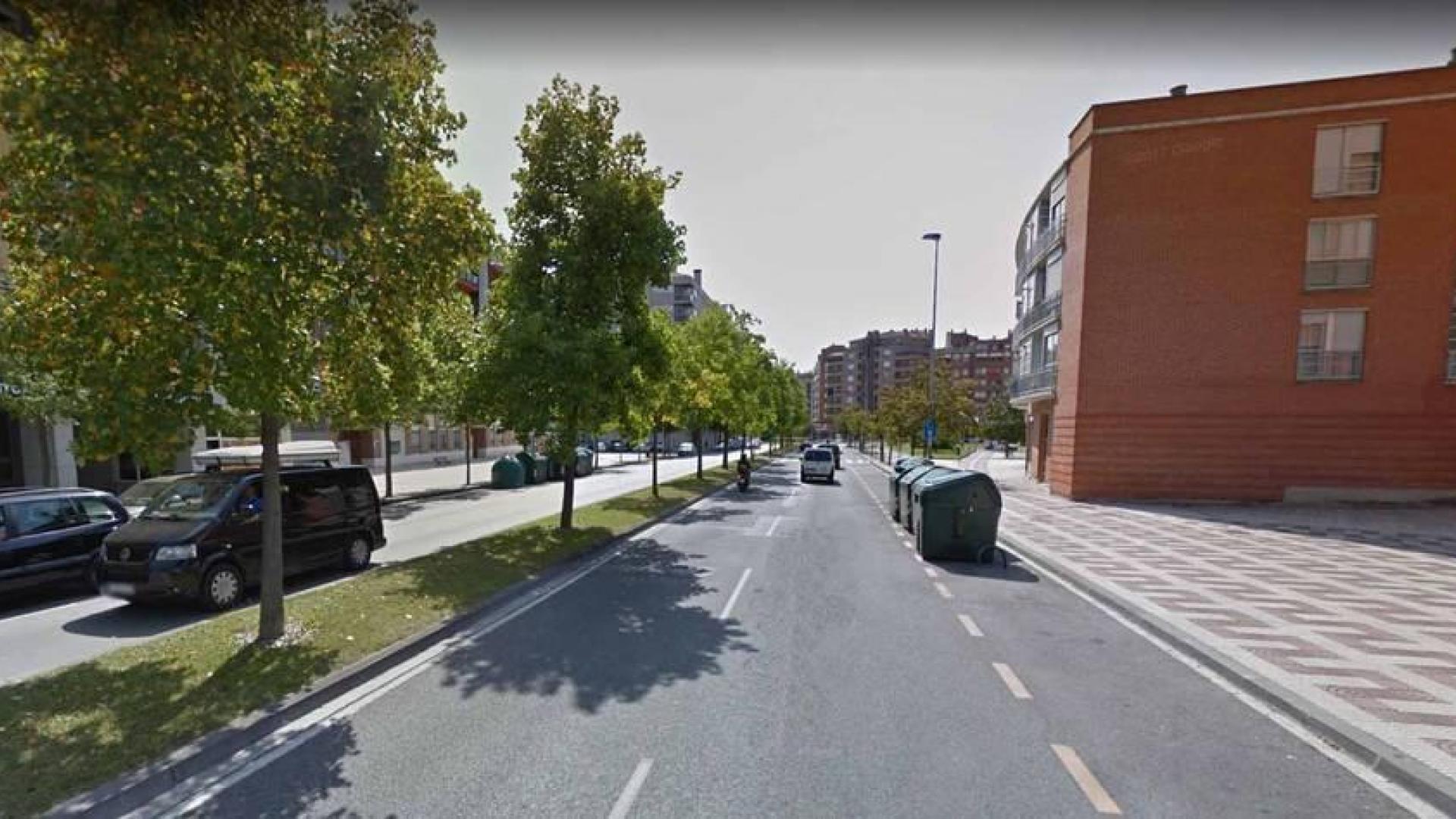Un conductor ebrio colisiona contra un vehículo estacionado en Ermitagaña