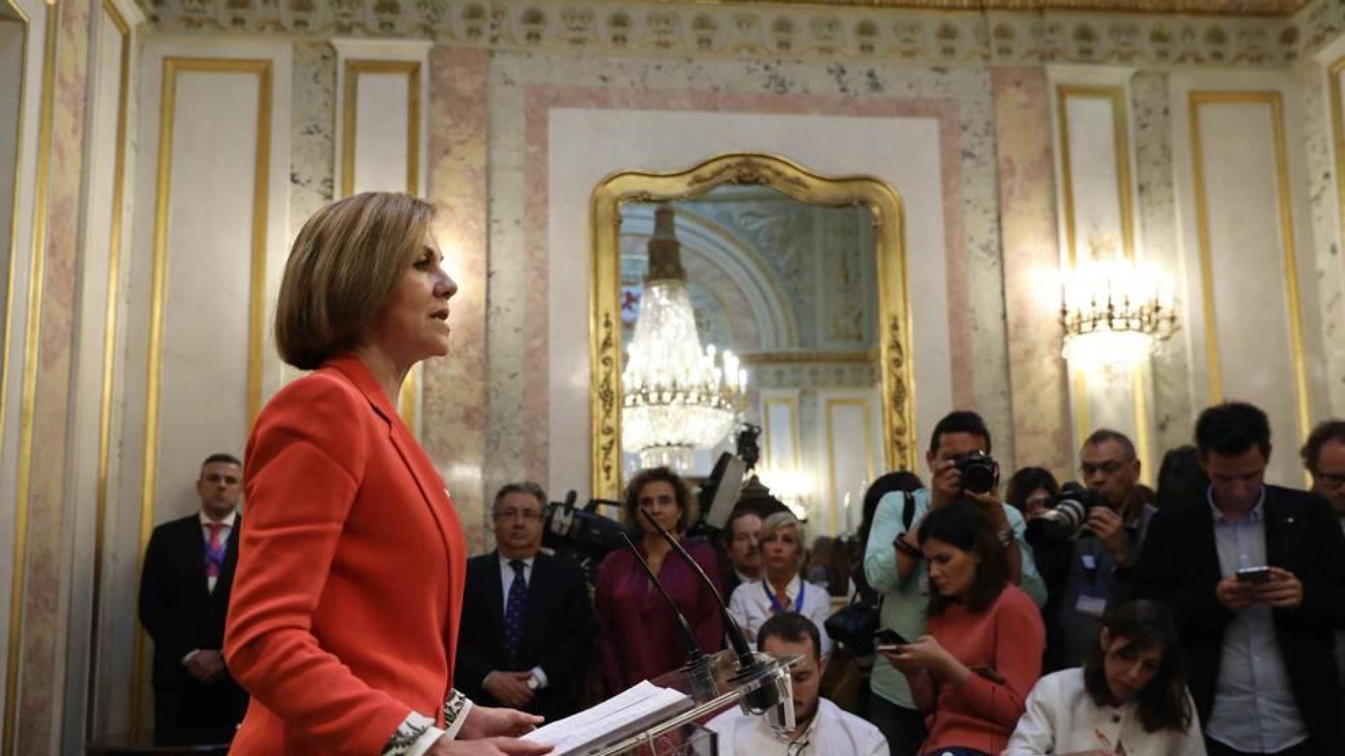 Cospedal zanja el rumor: "Rajoy no va a dimitir"